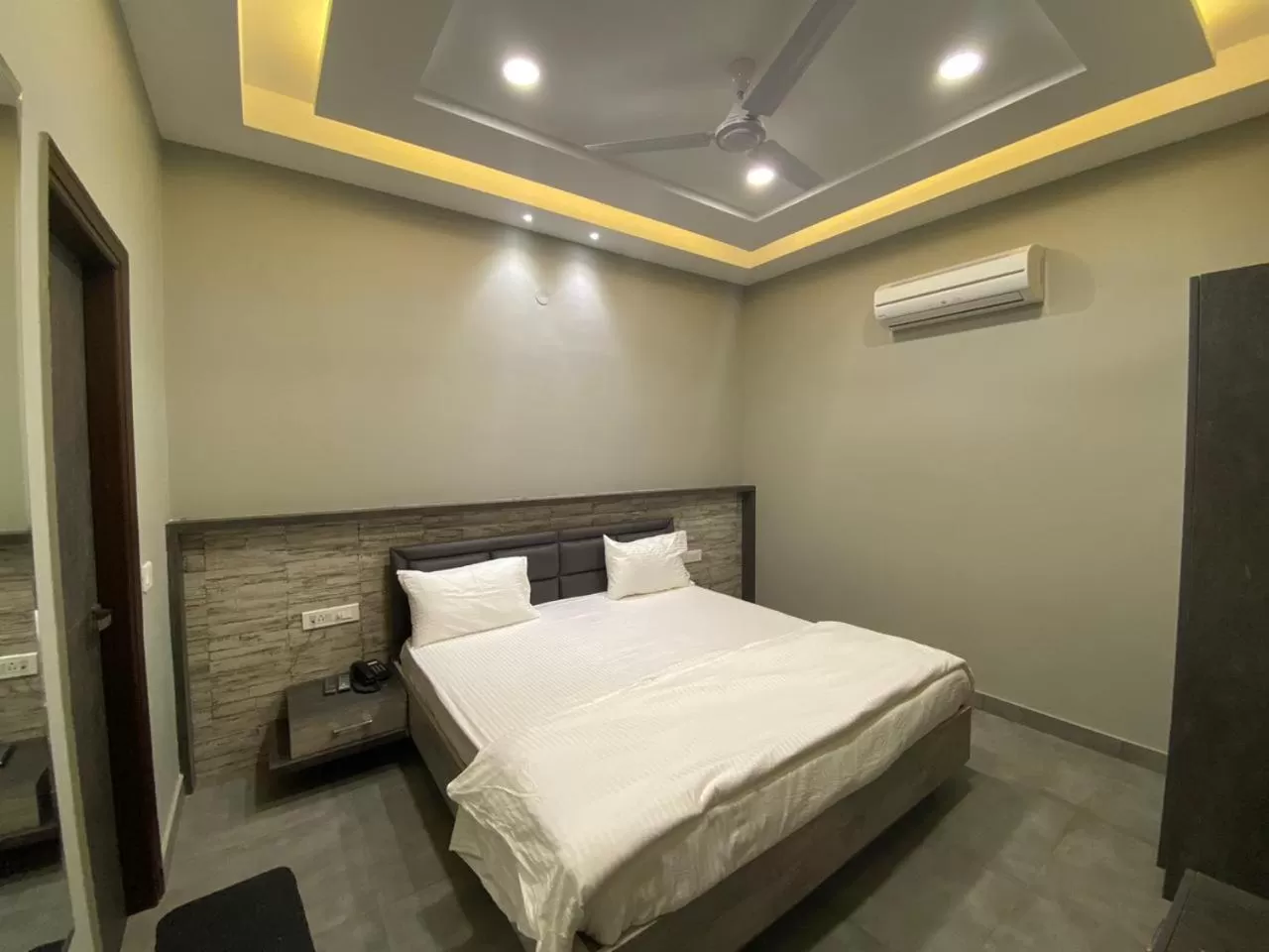 Bed in Hotel The Retro Regency