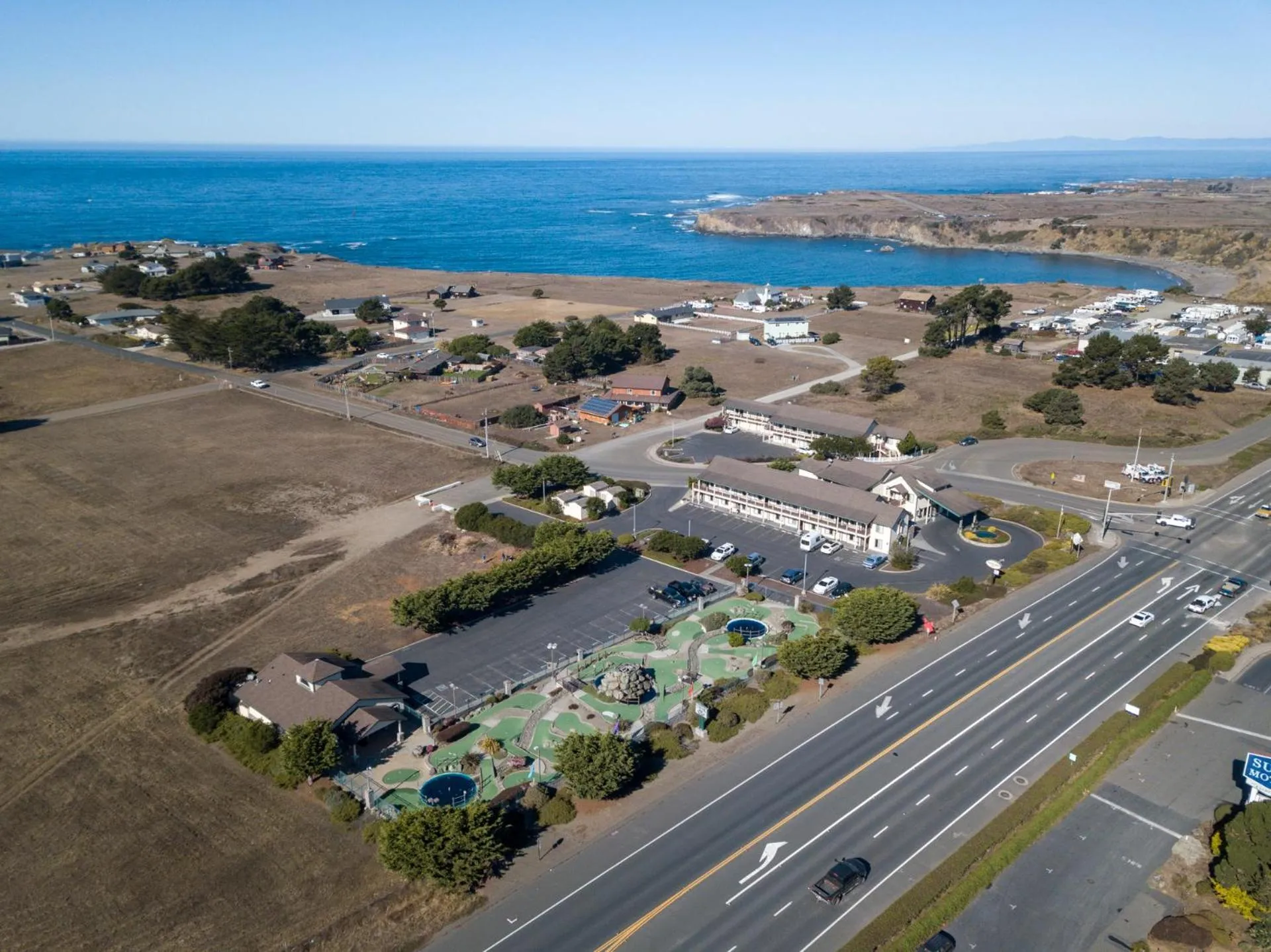 Bird's eye view in Emerald Dolphin Inn & Mini Golf