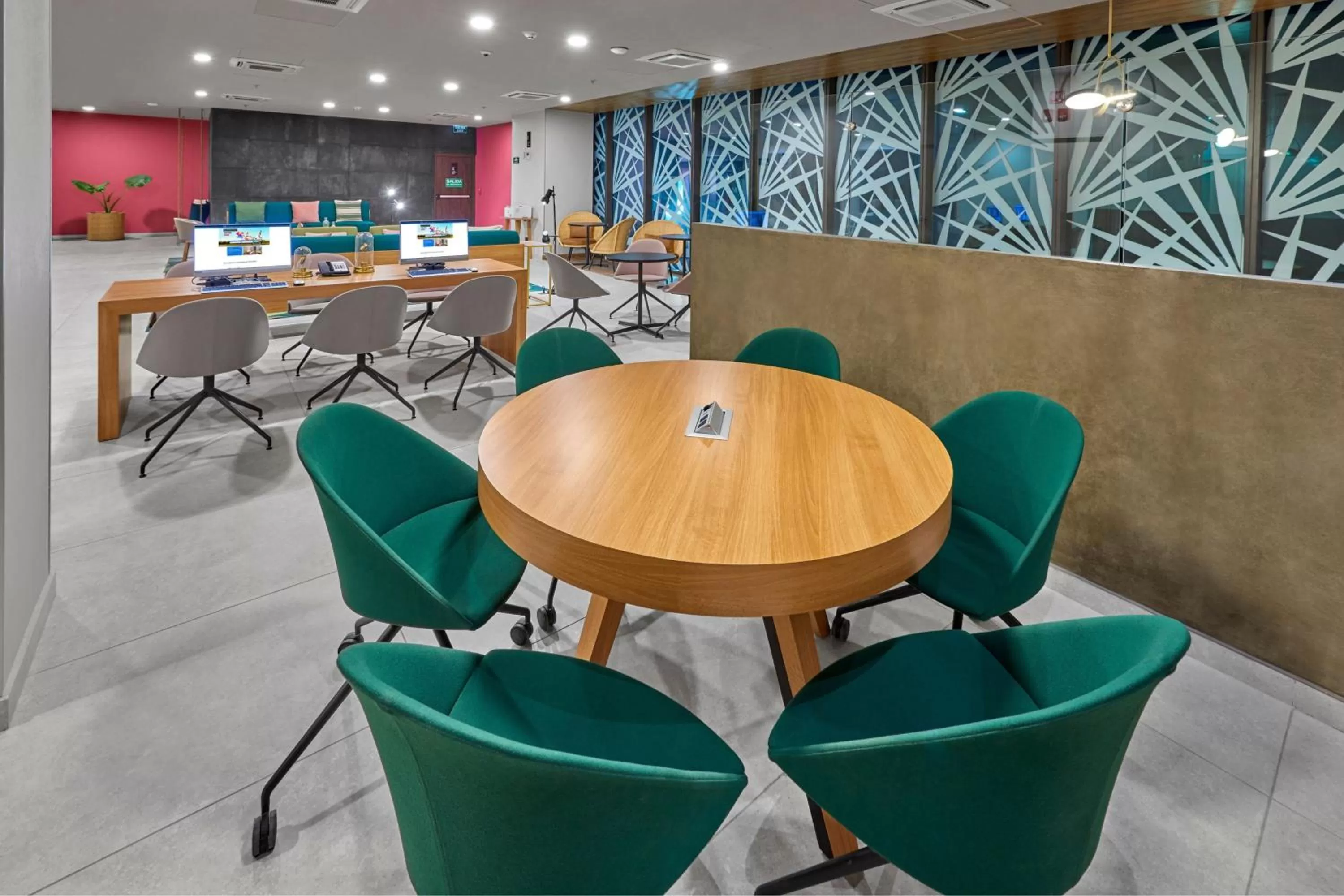 Lobby or reception in City Express Plus by Marriott Merida