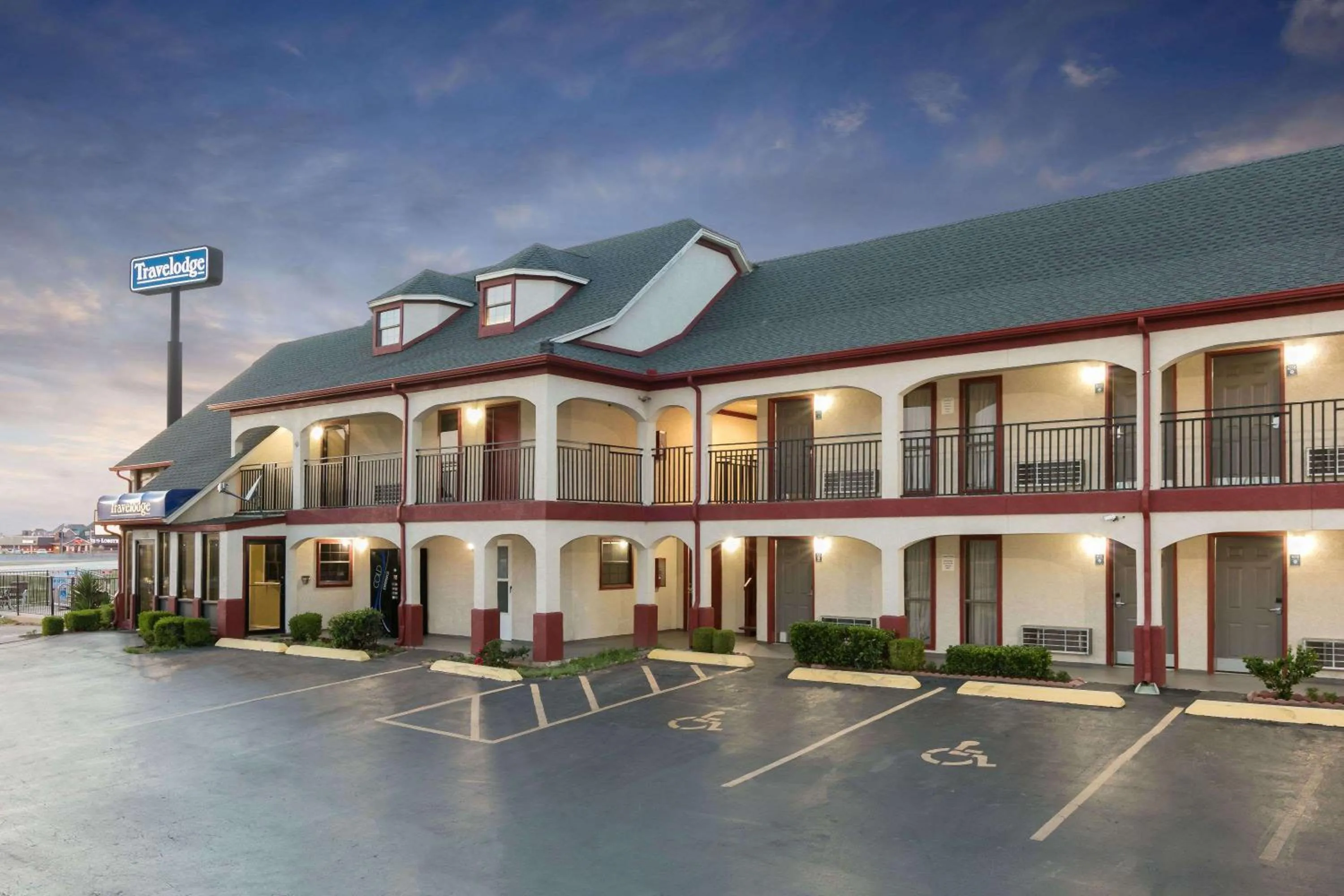 Property building in Travelodge Inn & Suites by Wyndham Norman