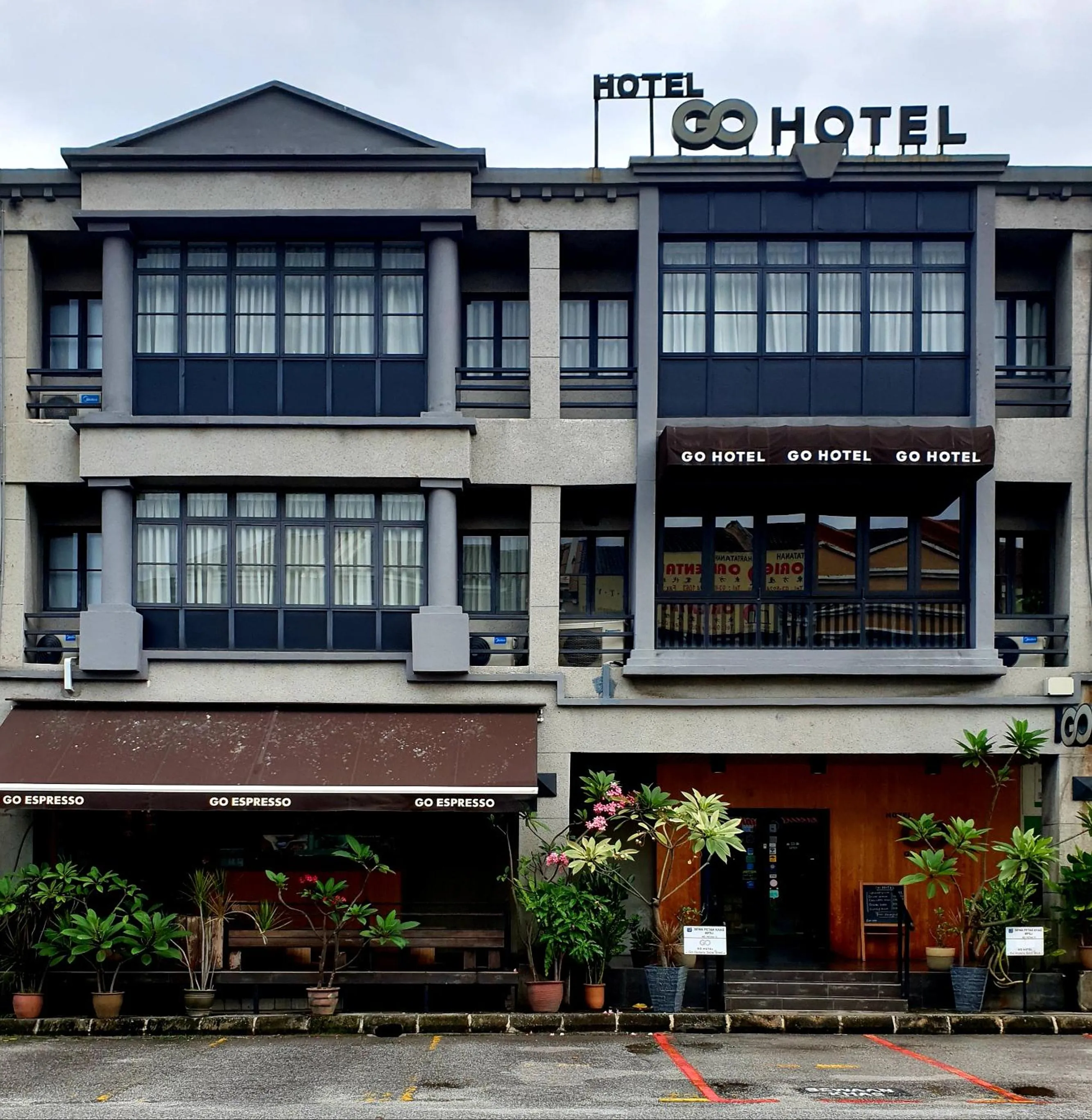 Property building in Go Hotel