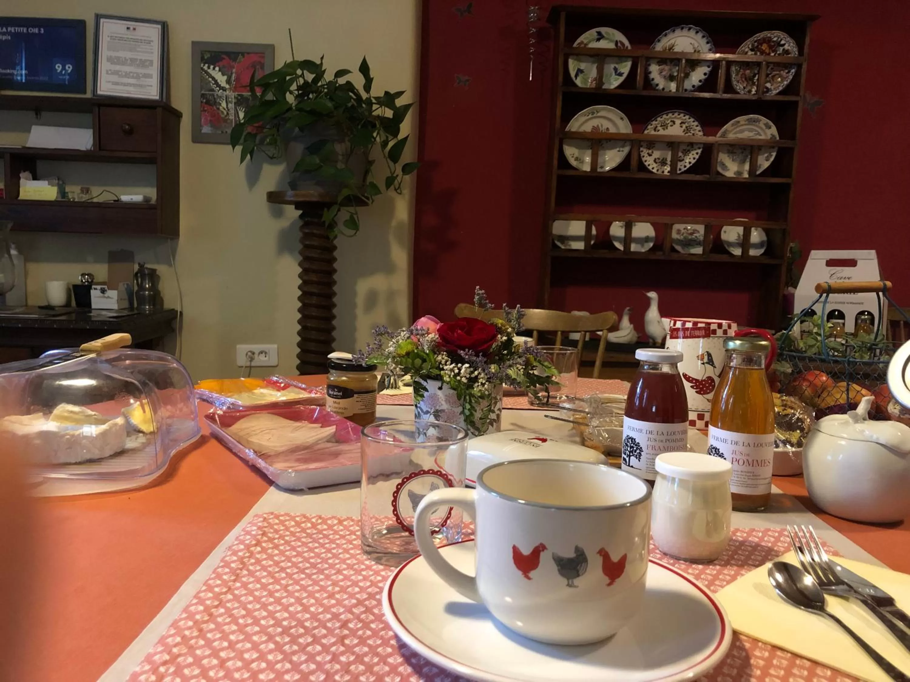 Breakfast, Restaurant/Places to Eat in "La chambre des TISSERANDS"