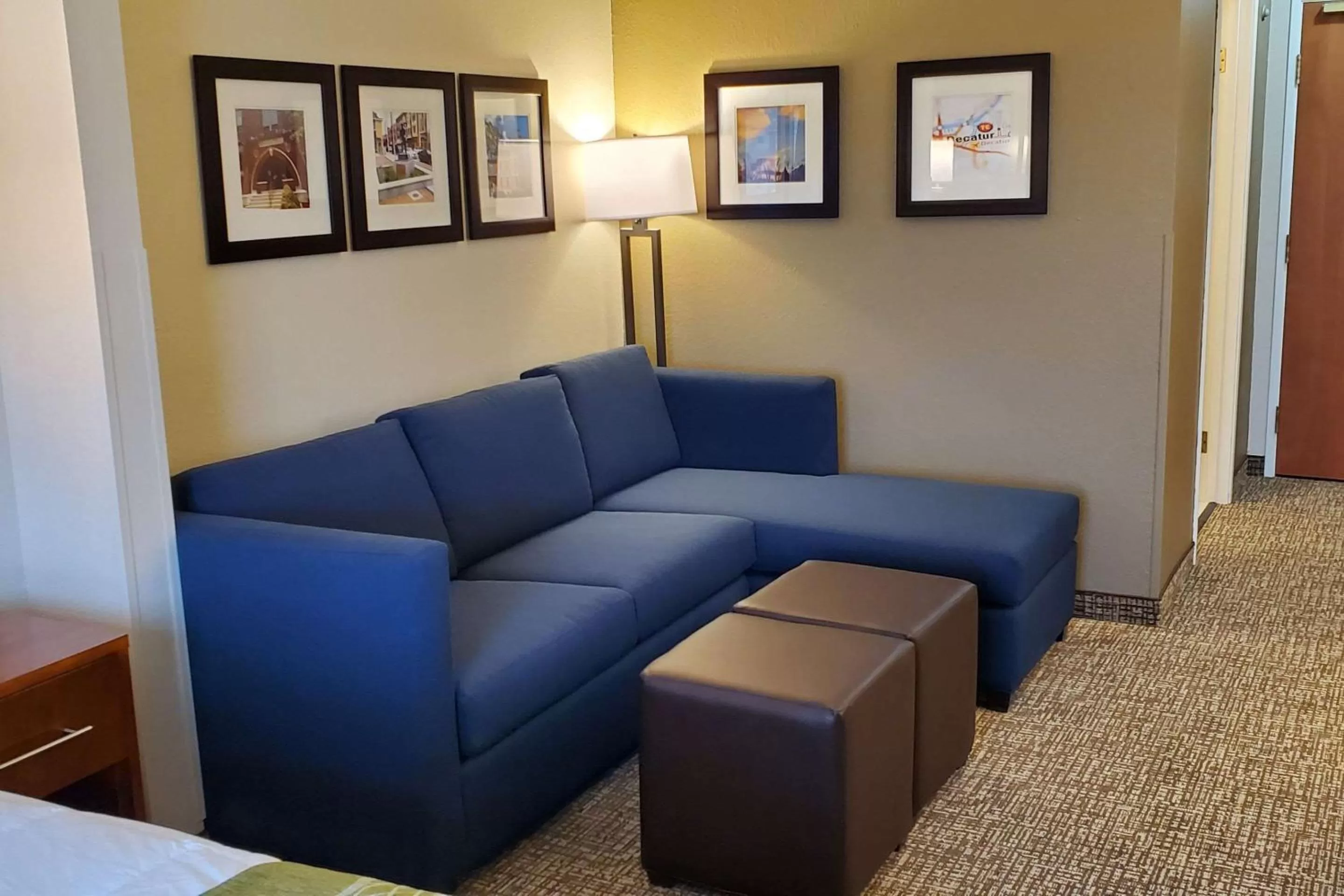 King Suite with Wet Bar - Non Smoking in Comfort Inn & Suites Decatur-Forsyth