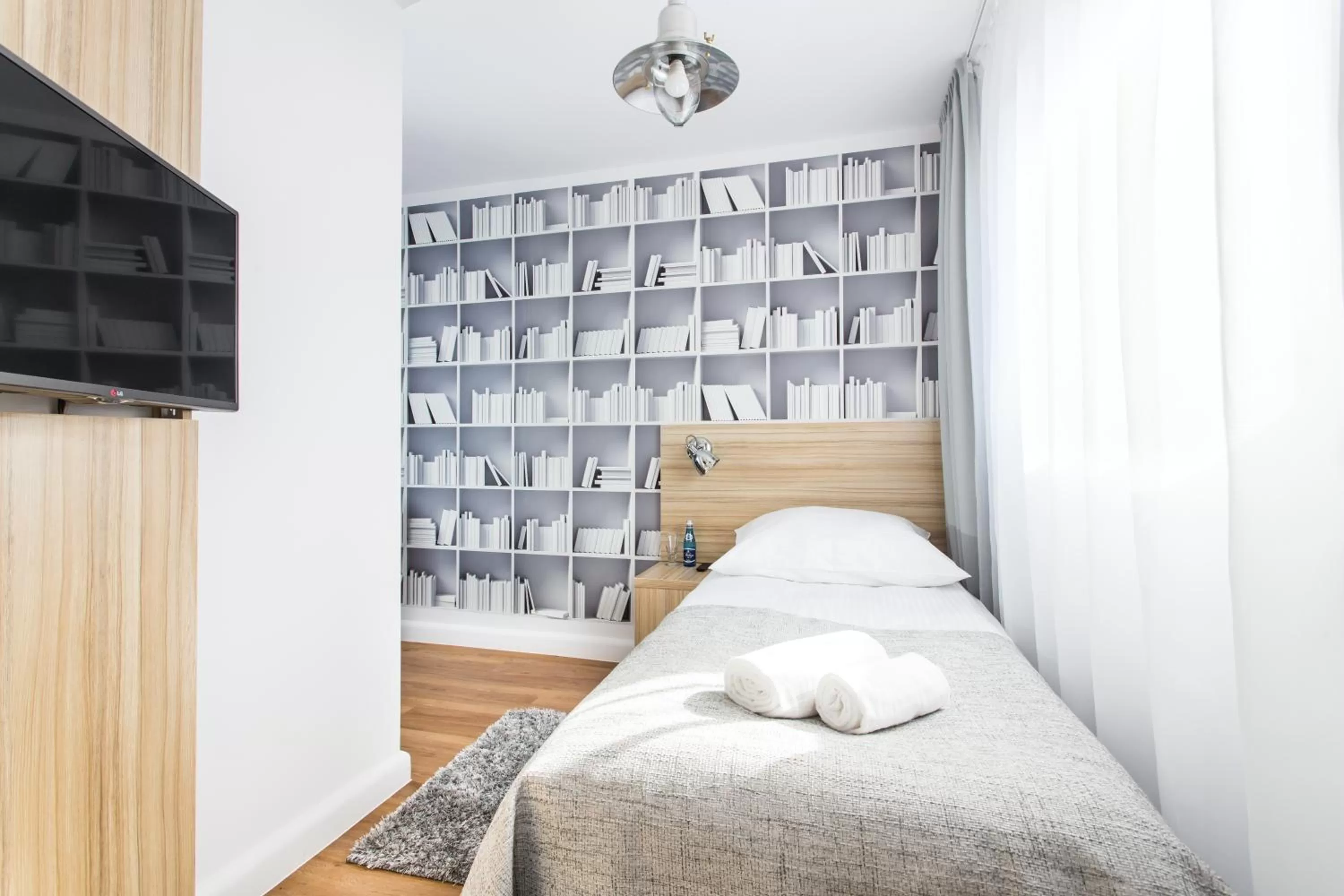 Photo of the whole room, Bed in Smart Hotel