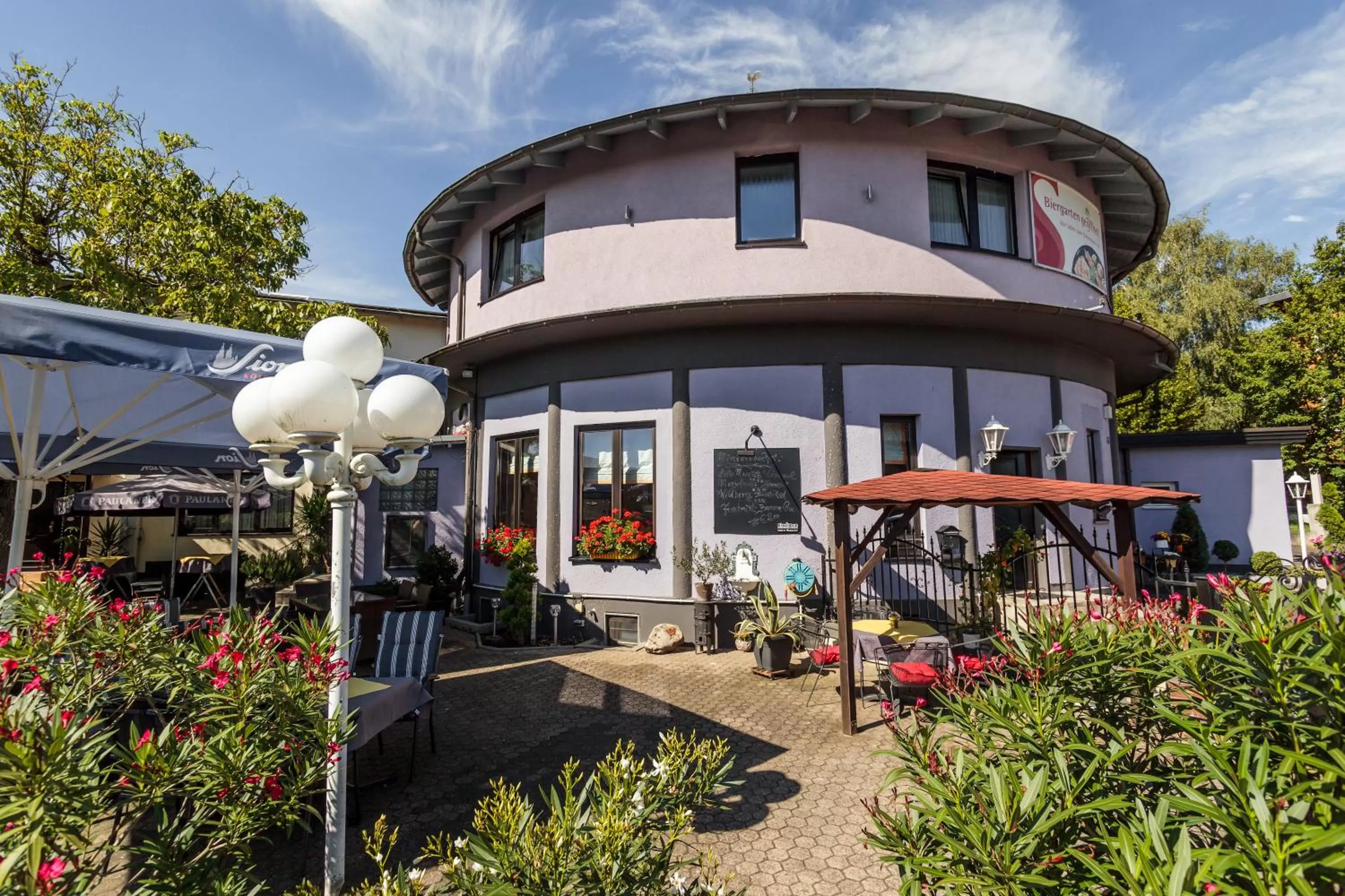 Restaurant/places to eat in Hotel Kasserolle