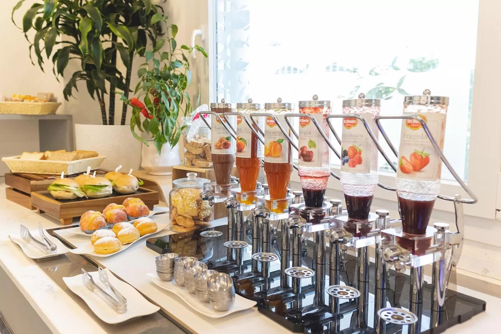 Buffet breakfast in Hotel Majorca