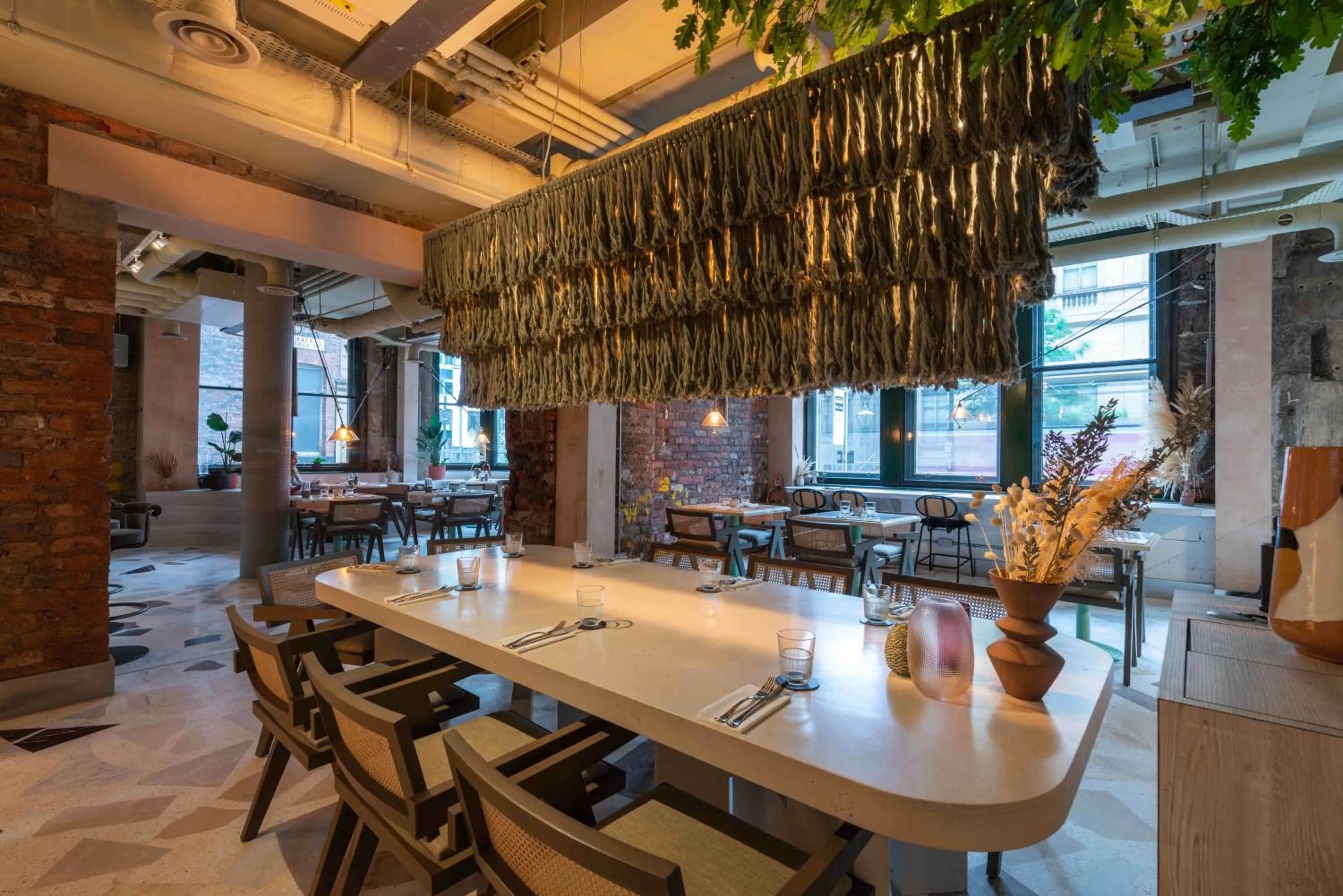 Restaurant/places to eat in The Alan