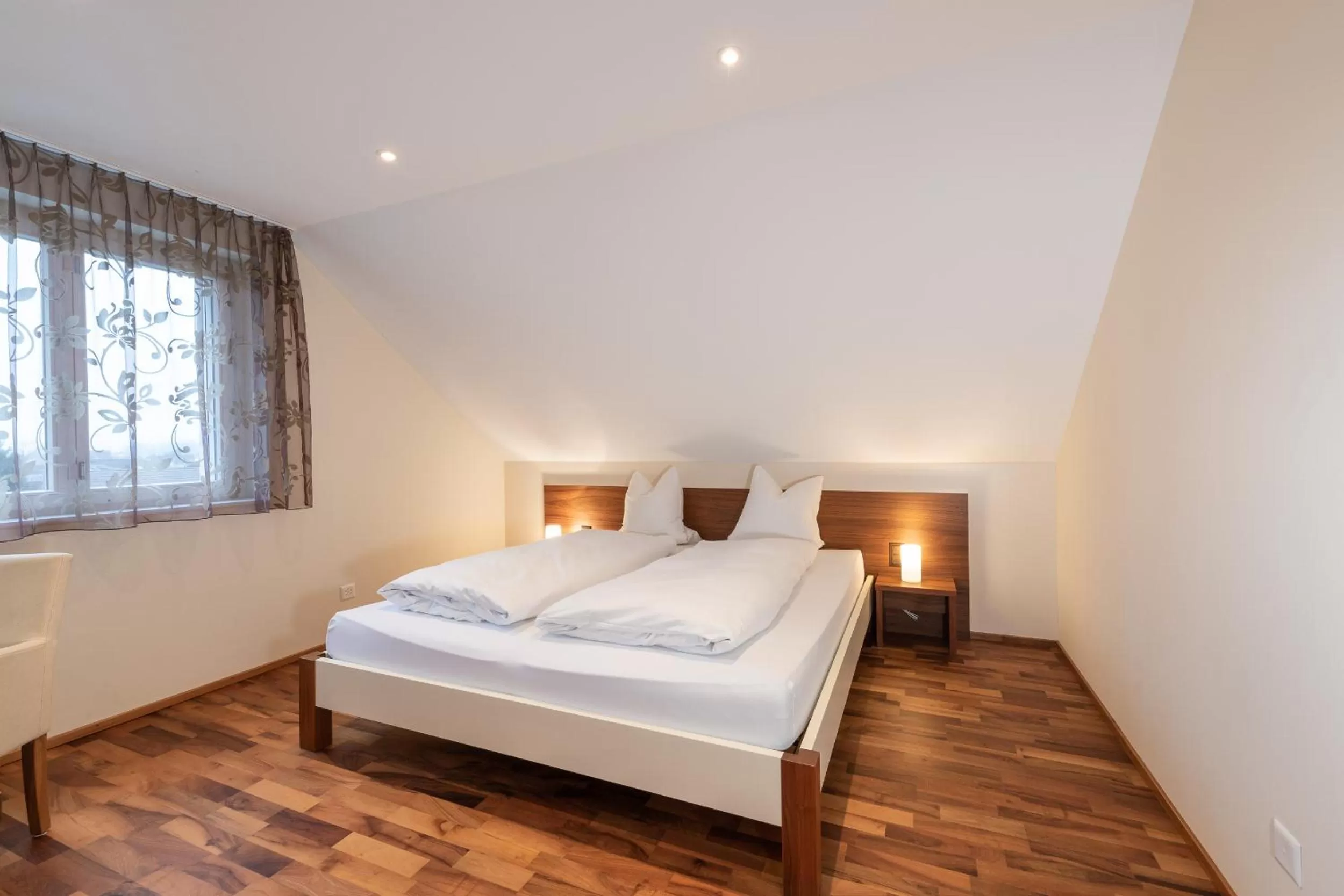 Bed in Hotel Rössli