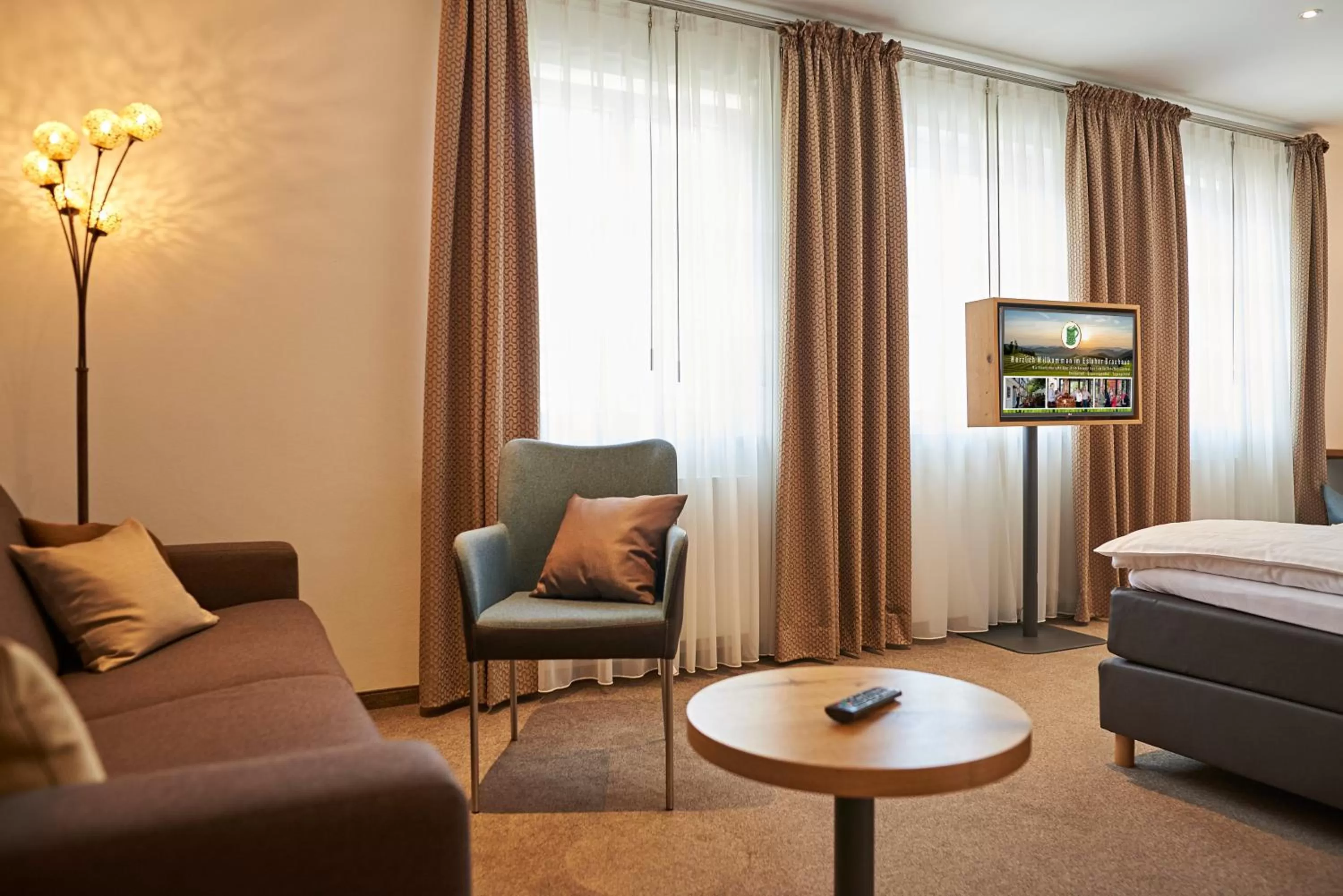 Photo of the whole room, Bed in Esloher Brauhaus