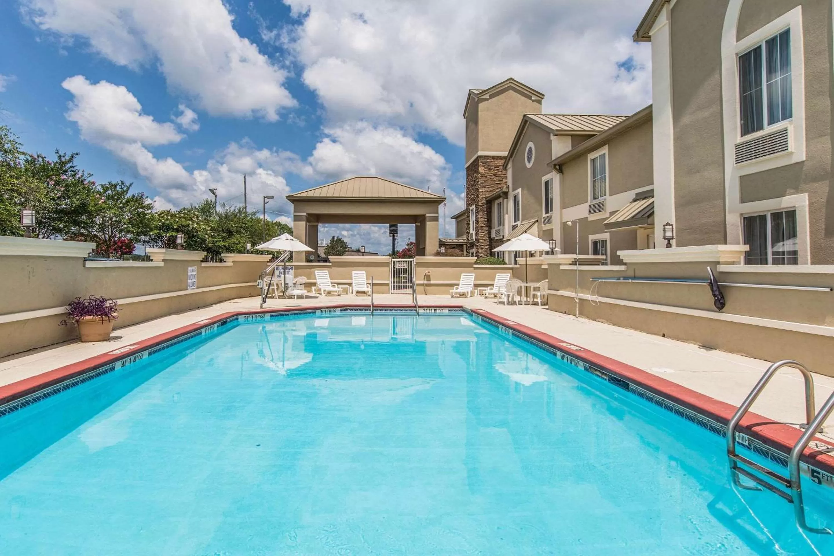 On site in Comfort Inn & Suites Greenwood near University