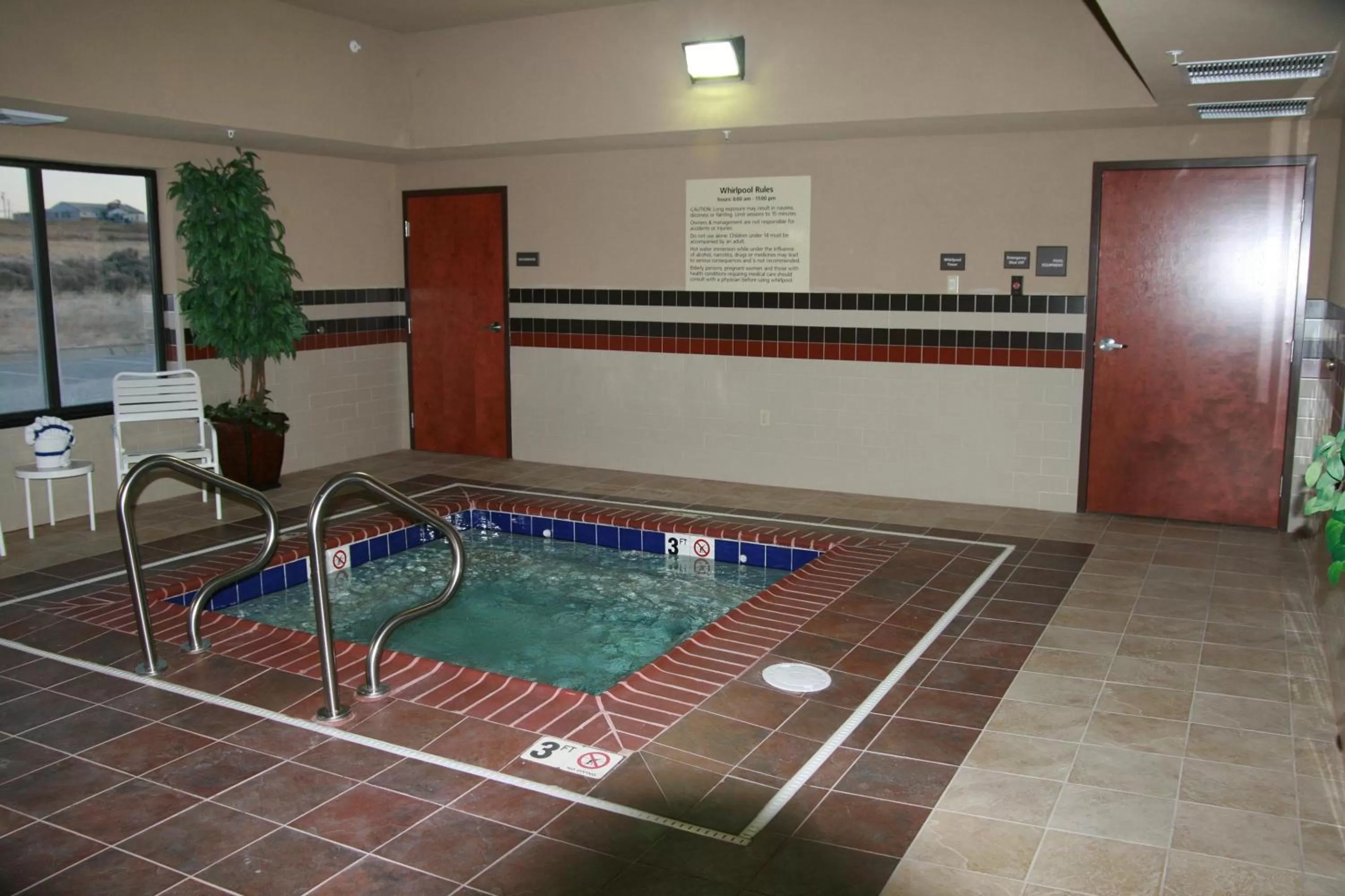 Swimming pool in Hampton Inn & Suites Craig, CO