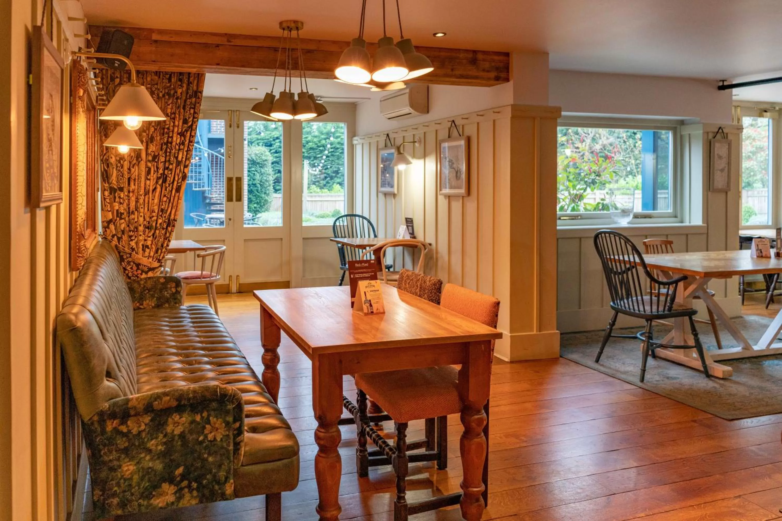 Restaurant/places to eat in The Bird In Hand