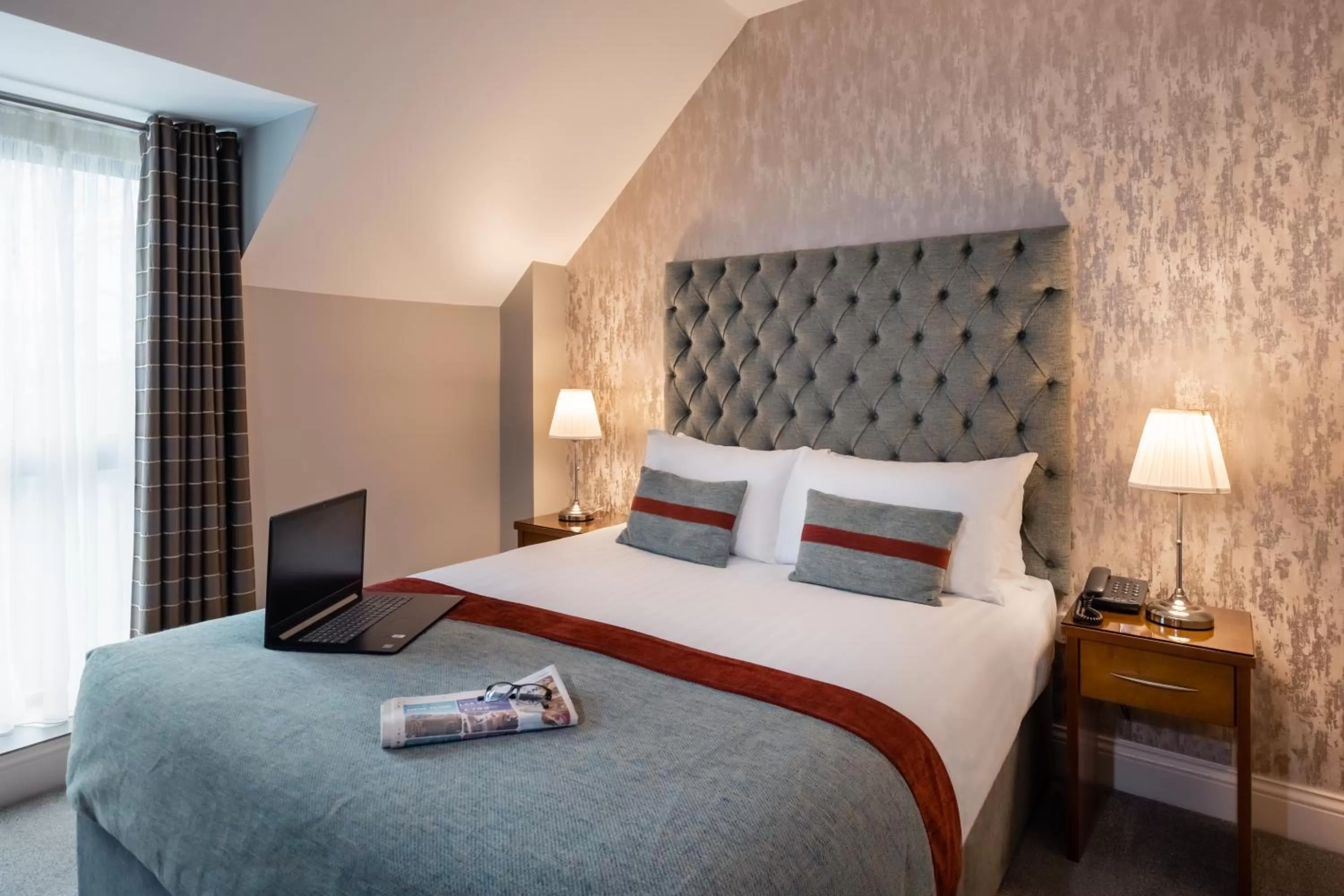 Bedroom, Bed in Raheen Woods Hotel