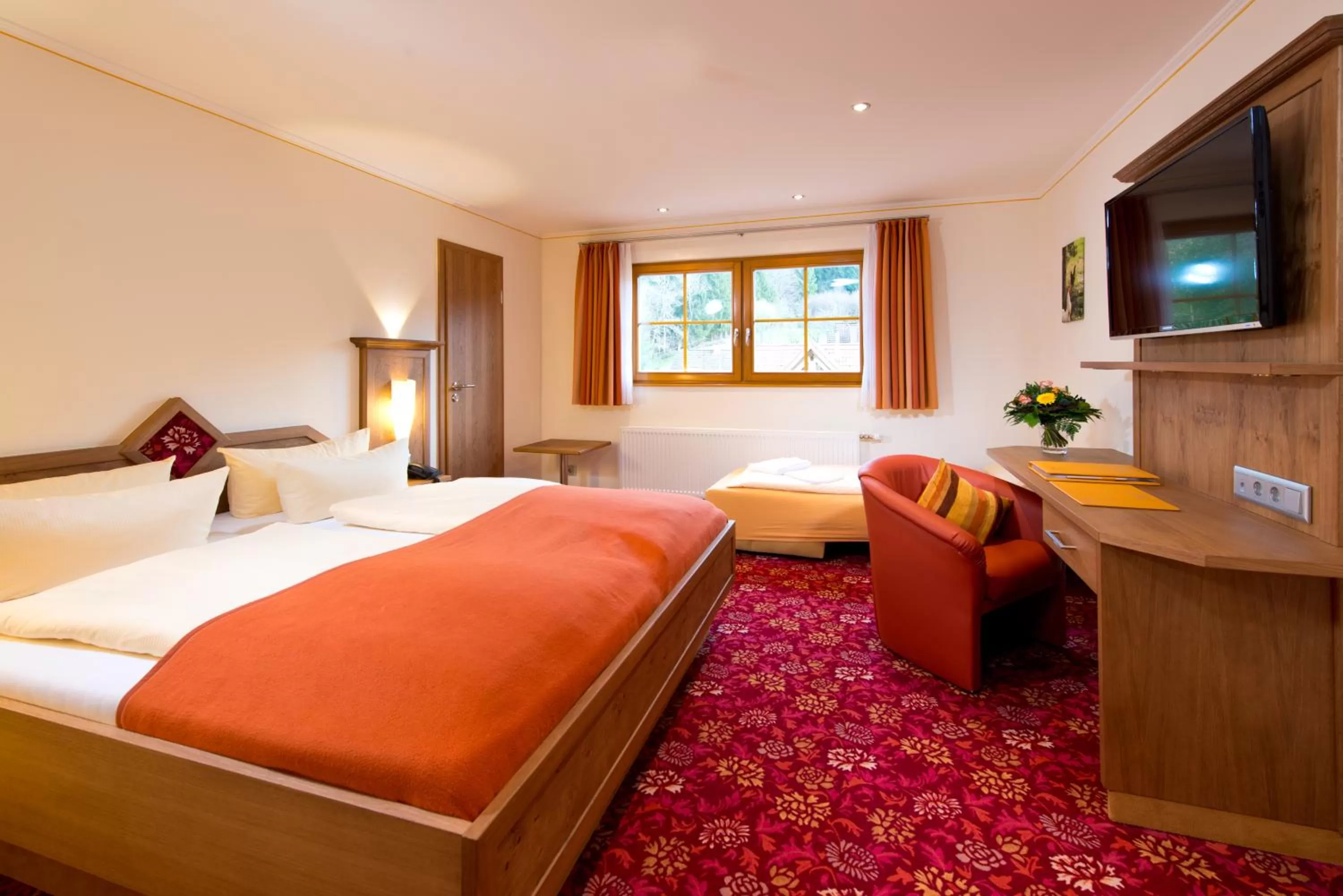 Photo of the whole room, Bed in Silberkönig Schwarzwald Hotel & Restaurant Ringhotel