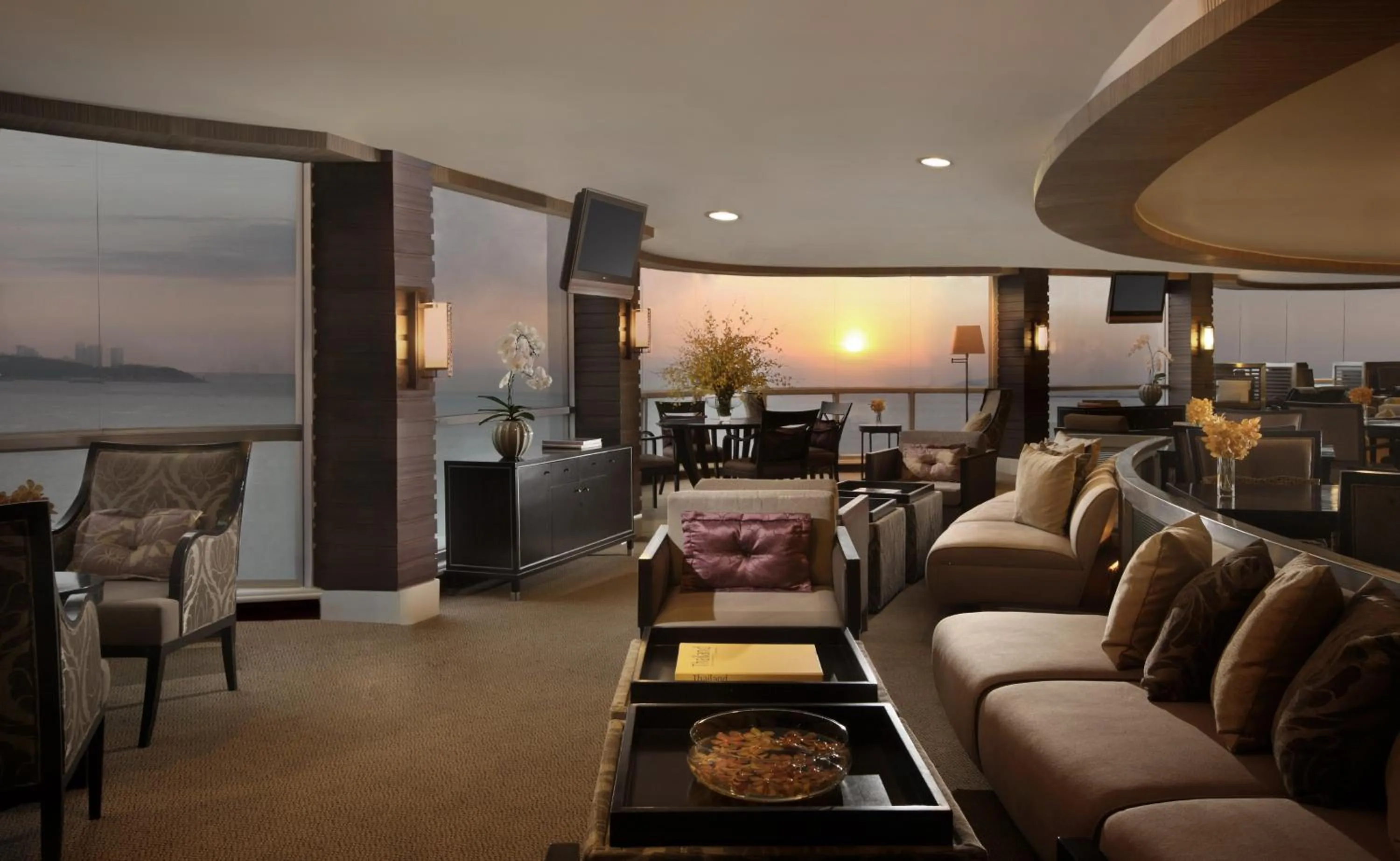 Lobby or reception in Dusit Thani Pattaya