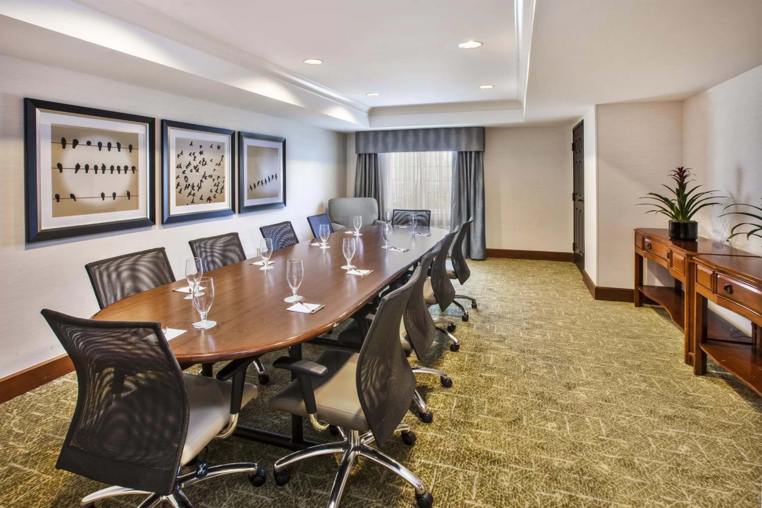 Meeting/conference room in Staybridge Suites Cleveland Mayfield Heights Beachwood by IHG
