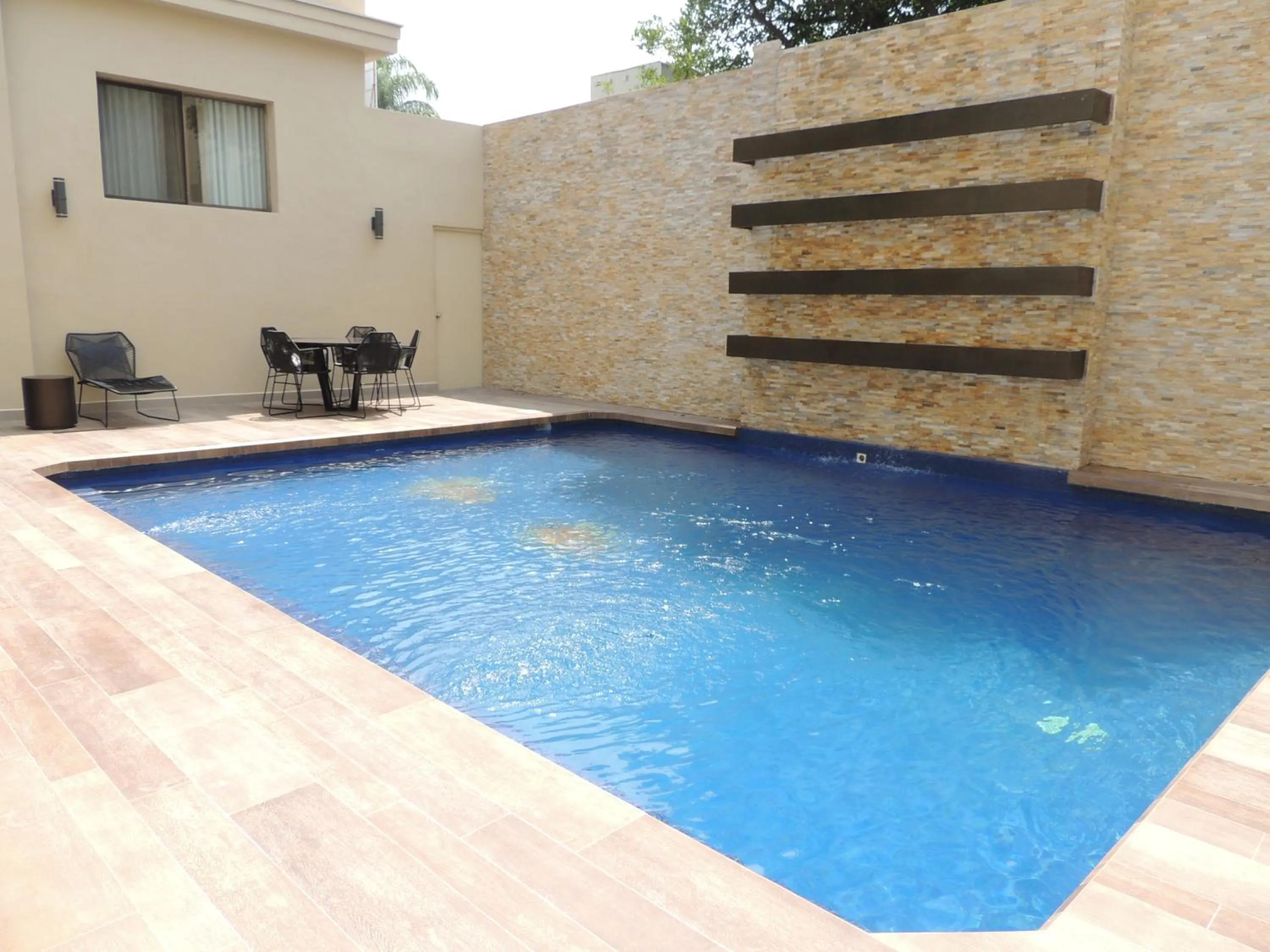 Swimming pool in Antaris Valle