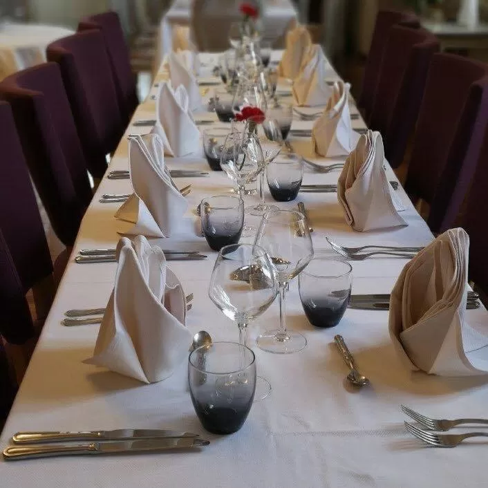 Restaurant/places to eat in Le Cheval Blanc