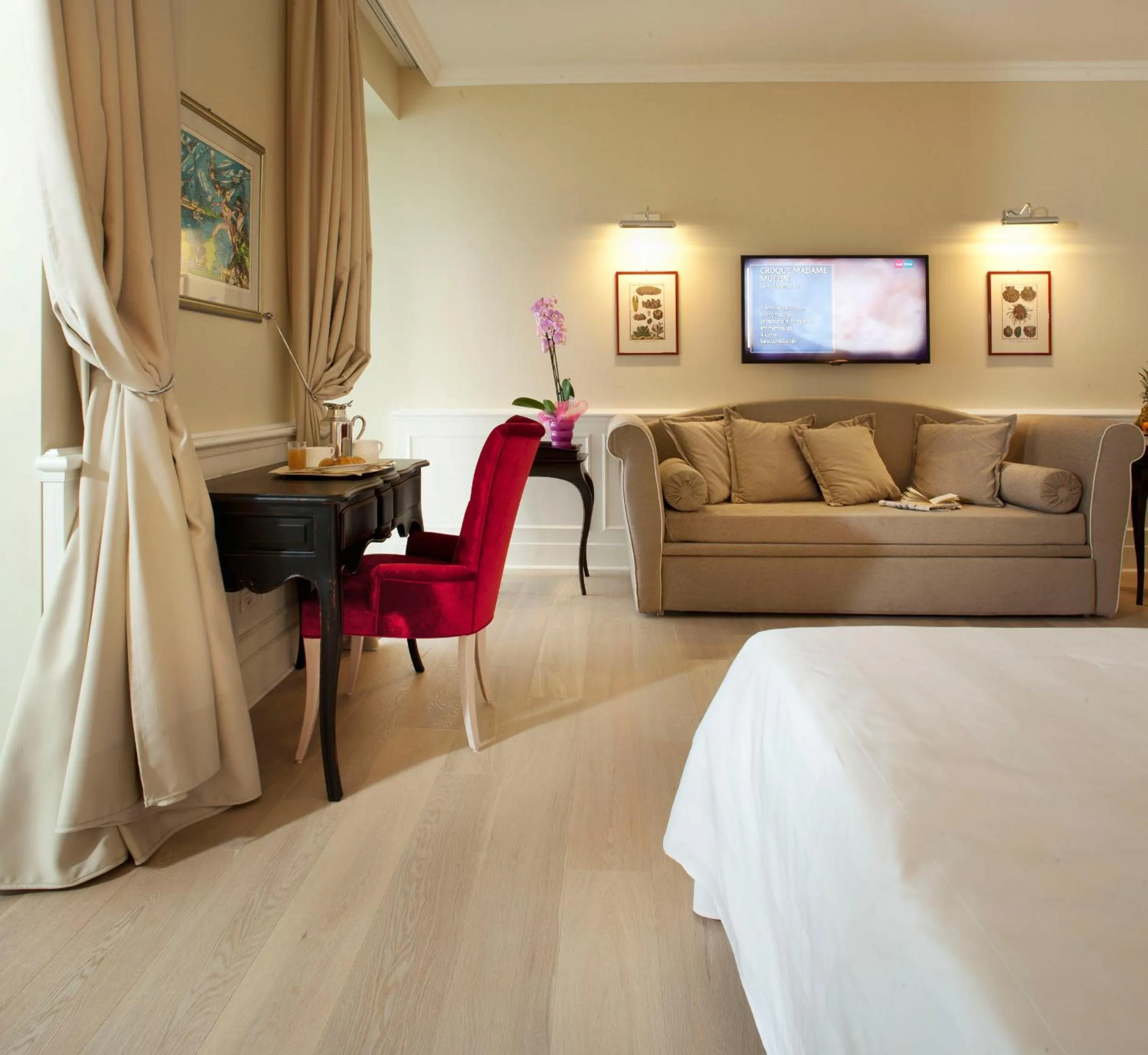 Decorative detail, Bed in Hotel Riviera & Maximilian's