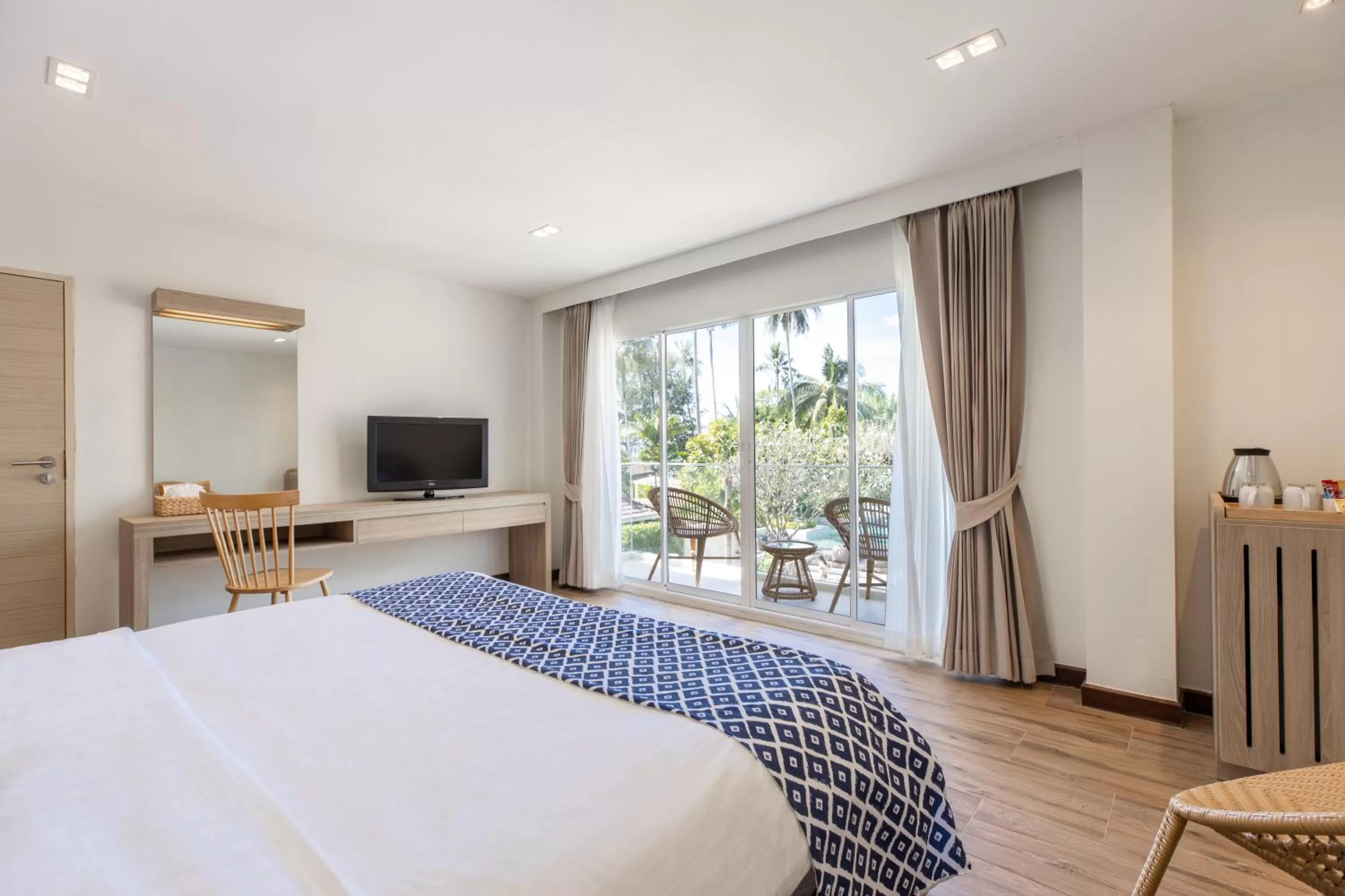 TV and multimedia, Bed in VAYNA Boutique Koh Chang