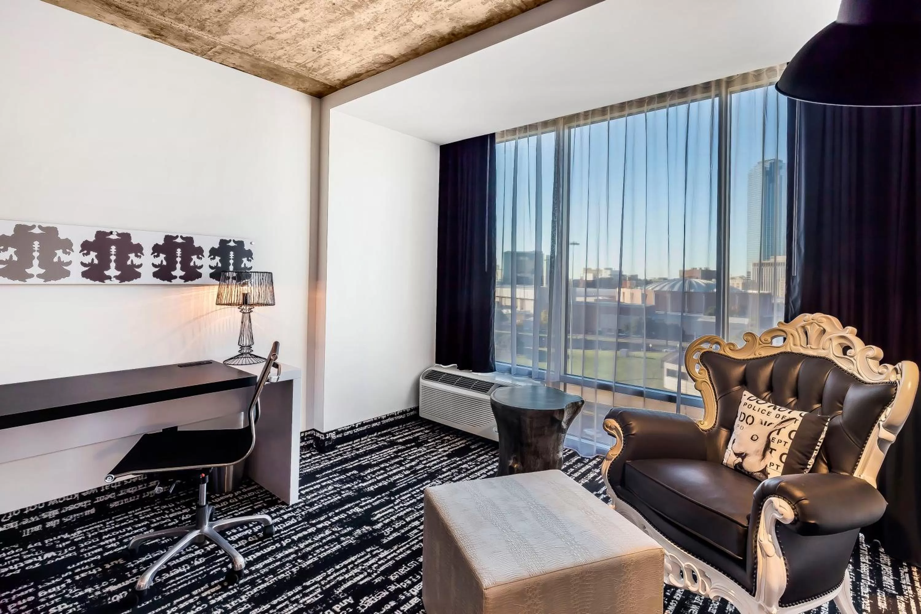 Living room in Lorenzo Hotel Dallas, Tapestry Collection by Hilton