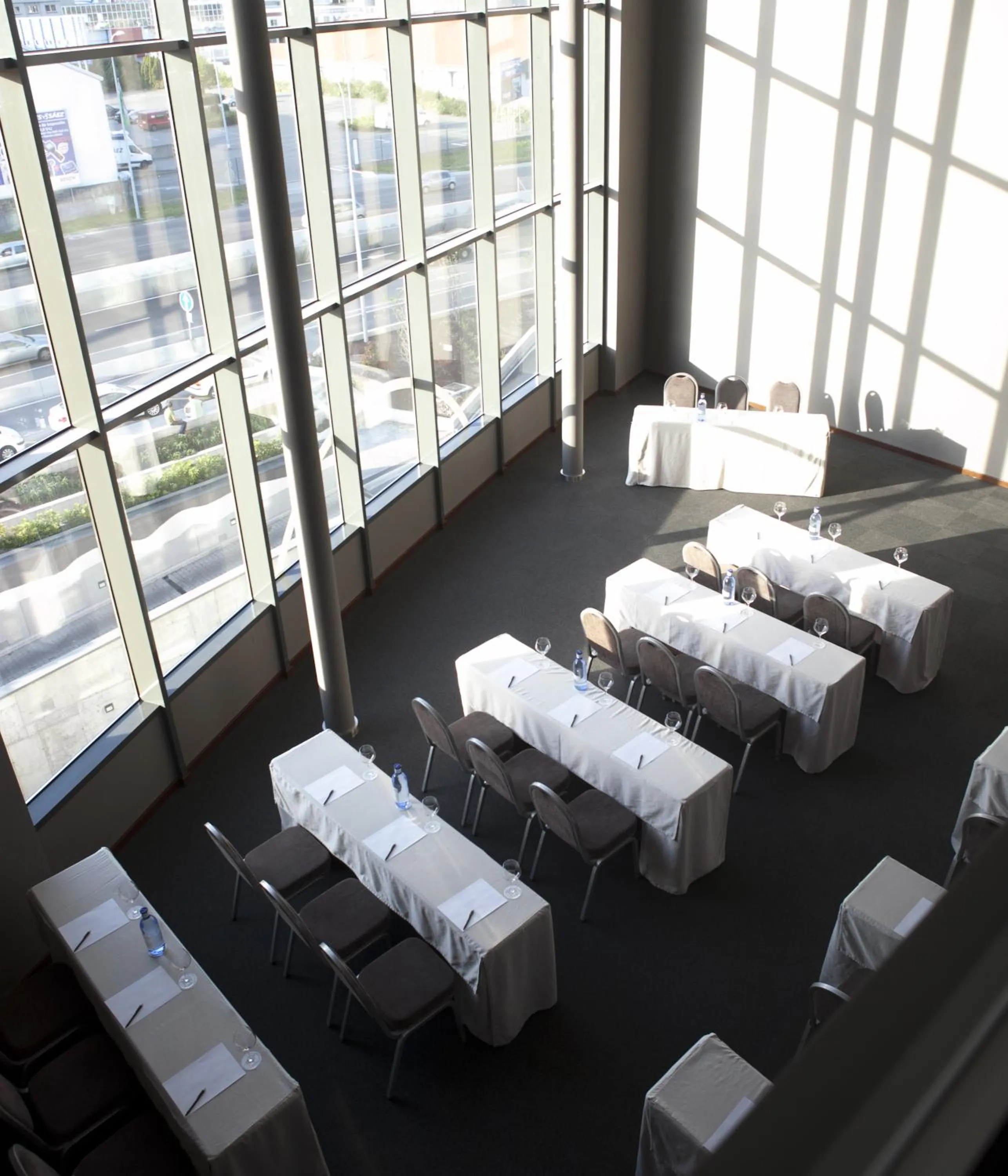 Business facilities, Bed in Hotel Carris Marineda