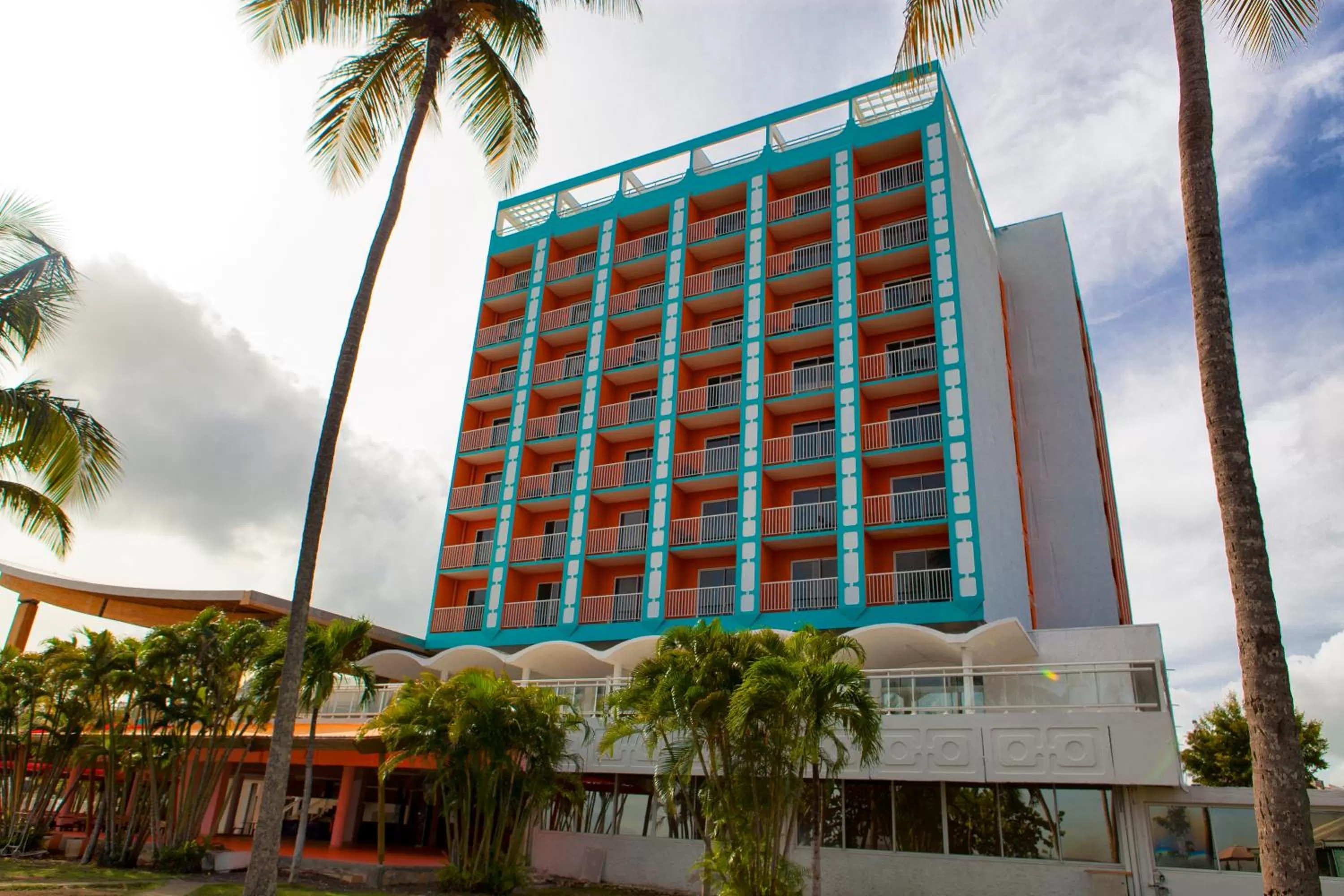 Property building in Hotel Arawak Beach Resort