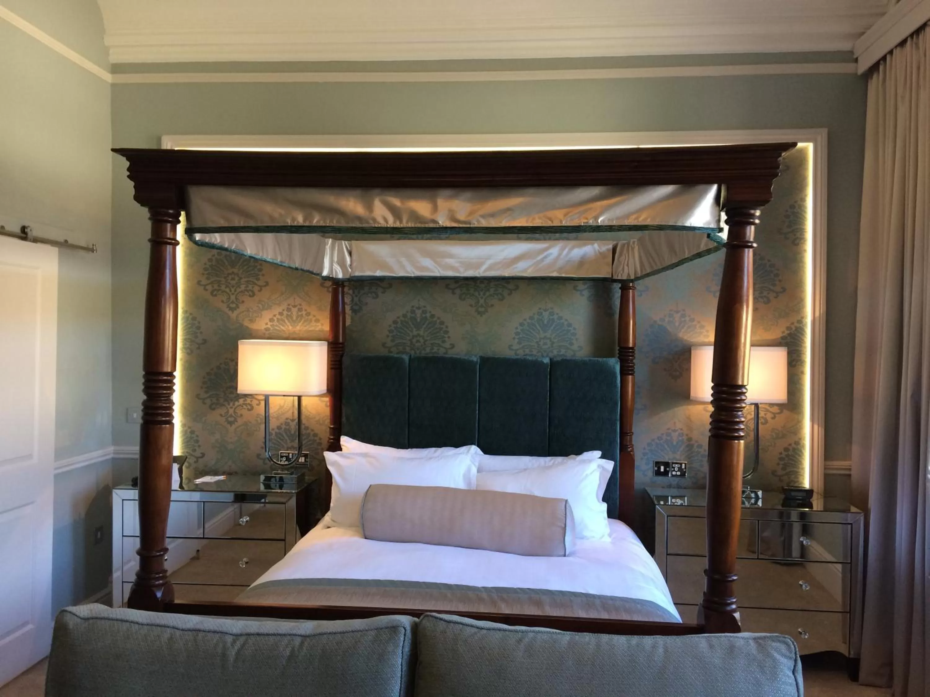 Bedroom, Bed in The Shrubbery Hotel, Ilminster