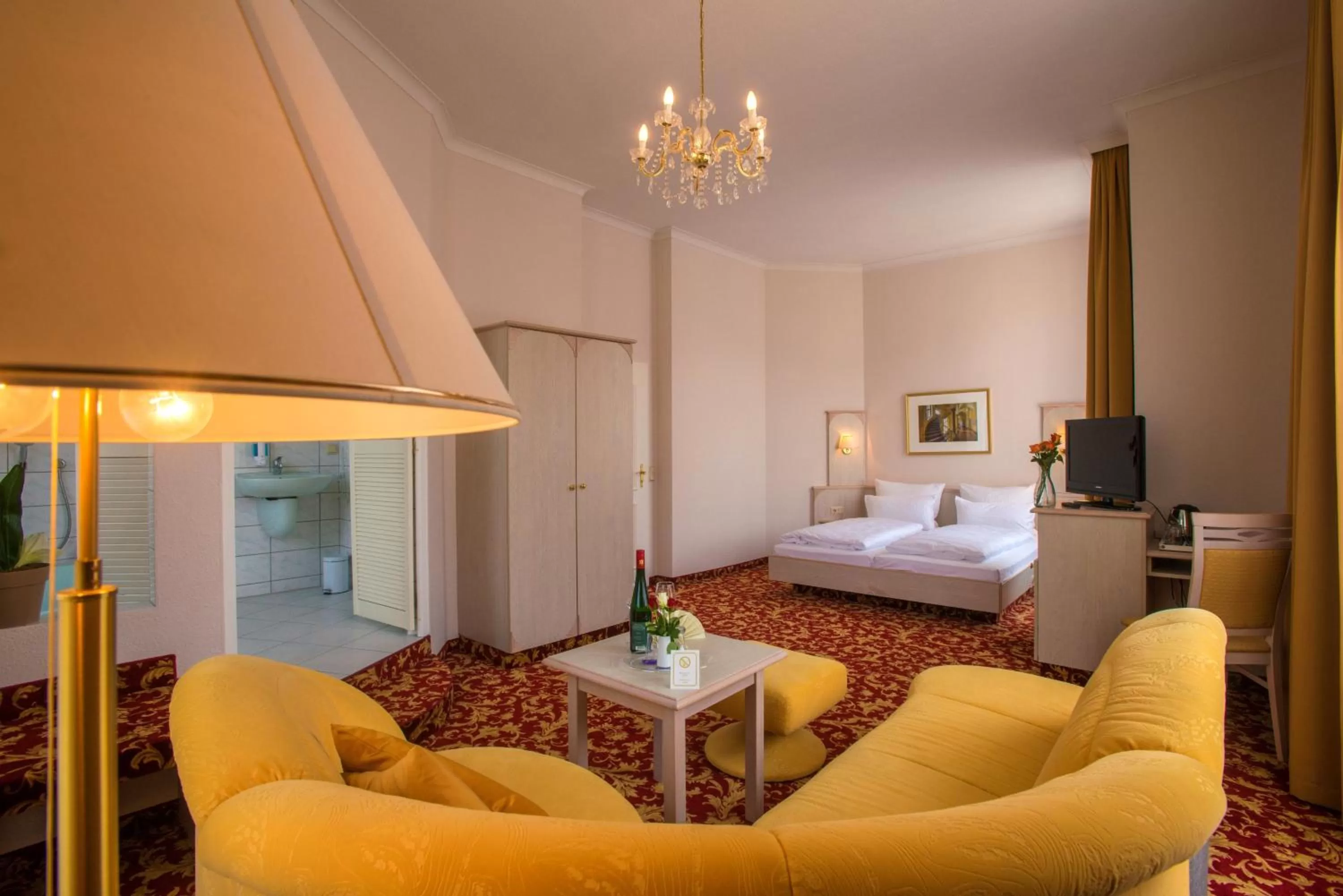 Photo of the whole room, Bed in Villa Antonia