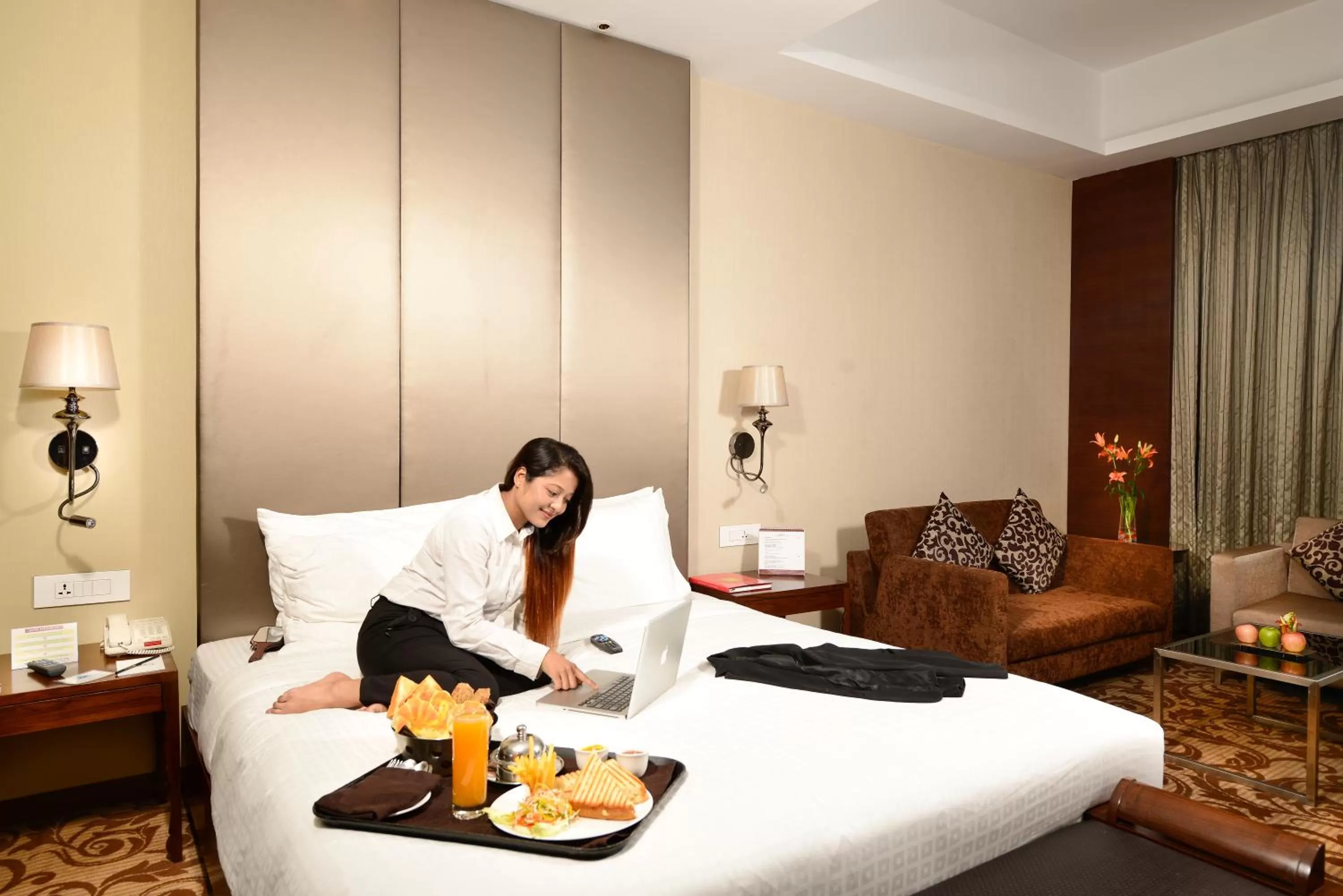 Guests, Bed in Pride Plaza Hotel, Kolkata