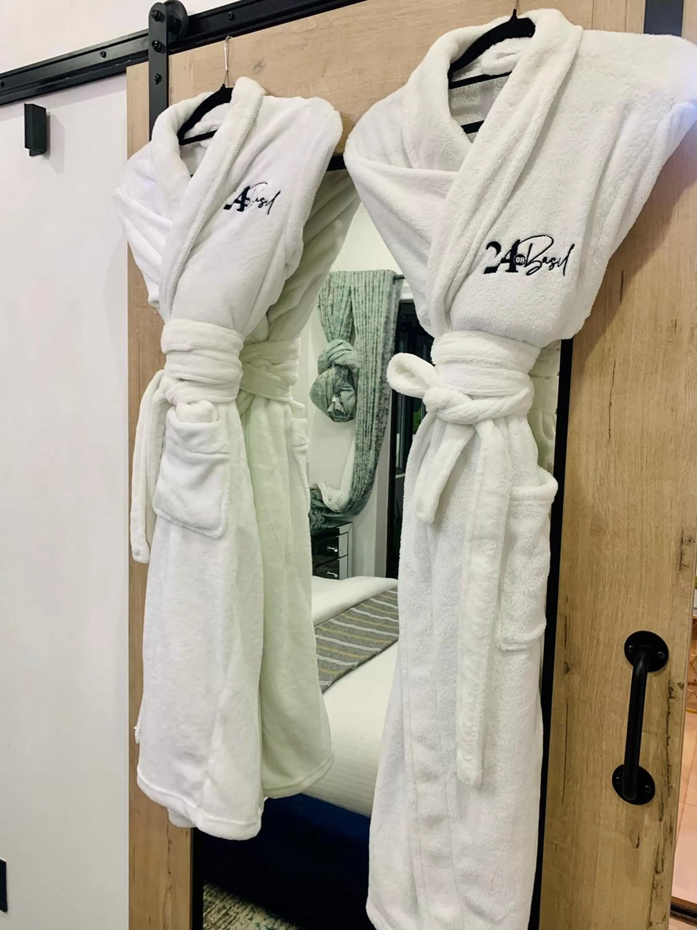 wardrobe, Bed in 24 On Basil Inventive suites