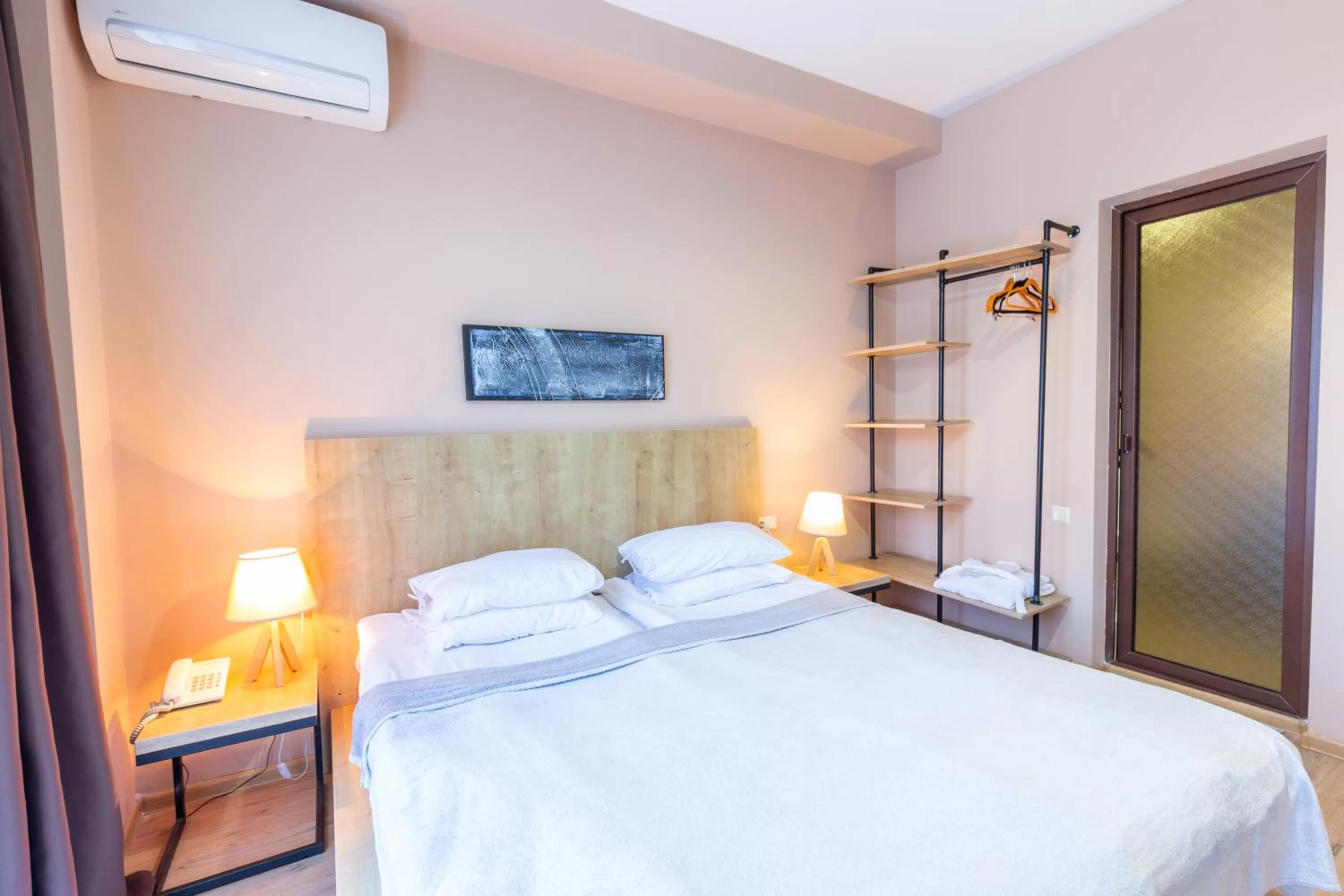 Photo of the whole room, Bed in Hotel N16