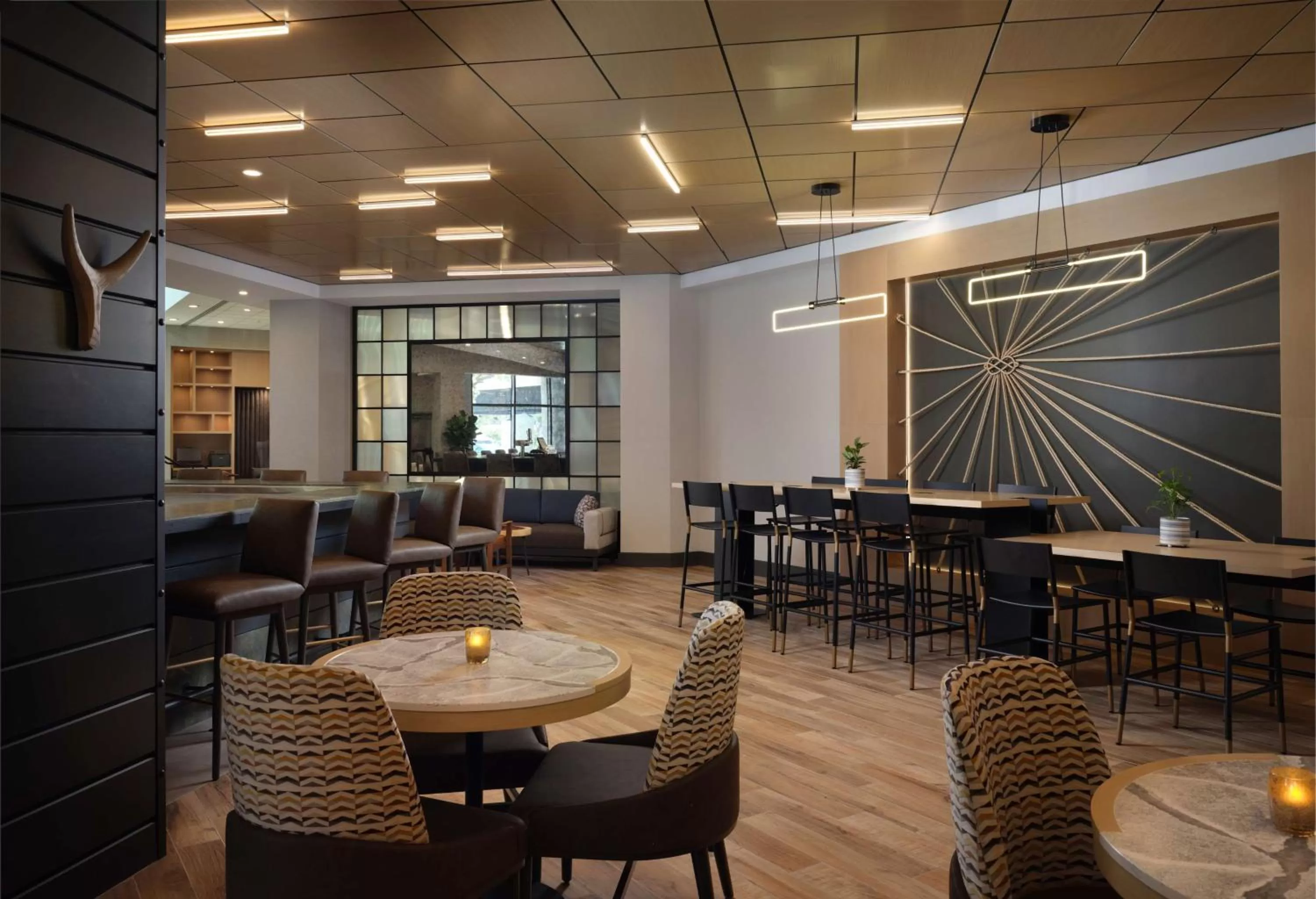 Restaurant/places to eat in Sonesta Irvine John Wayne Airport