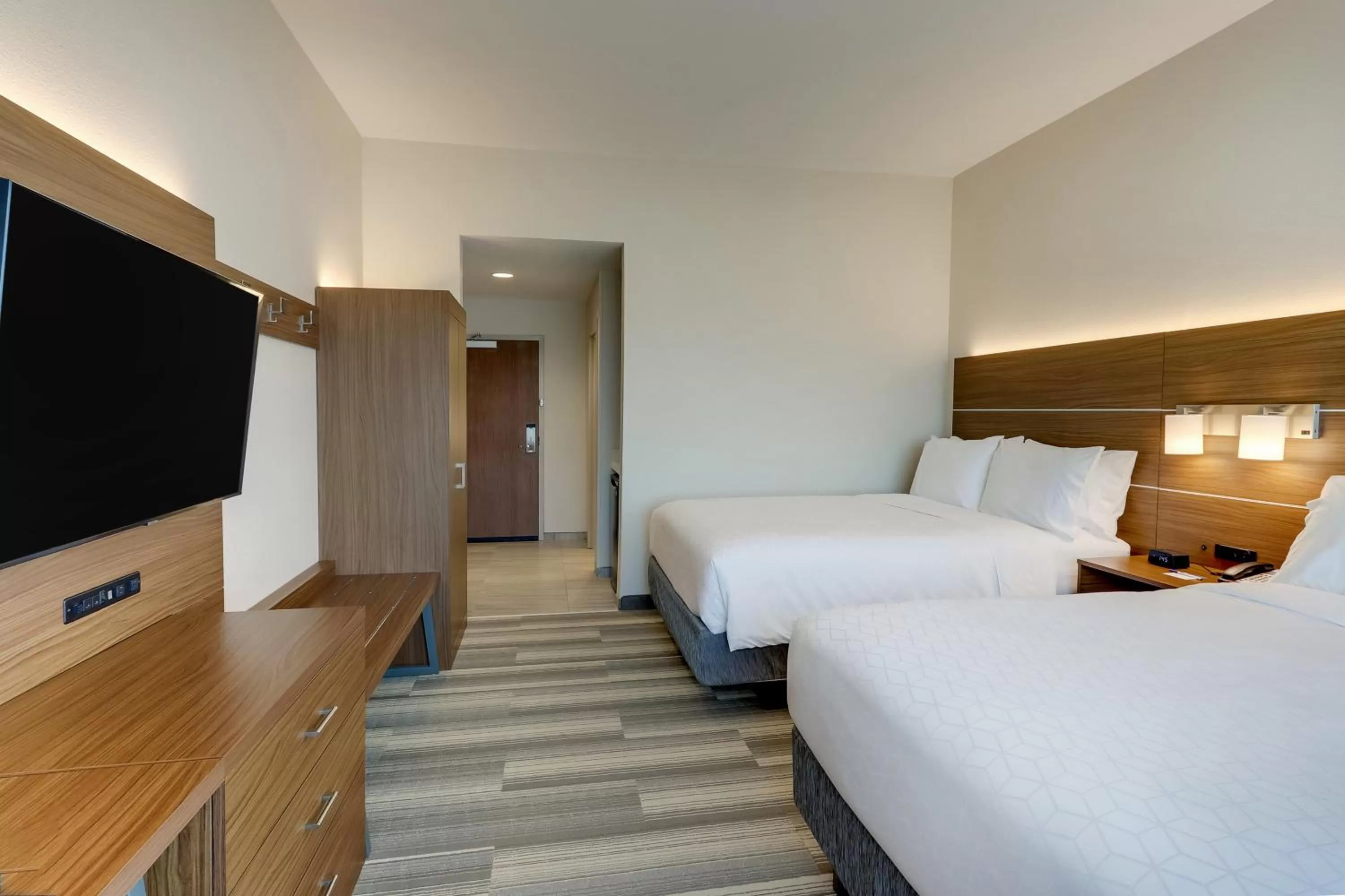 Bedroom, Bed in Holiday Inn Express - Wilmington - Porters Neck by IHG