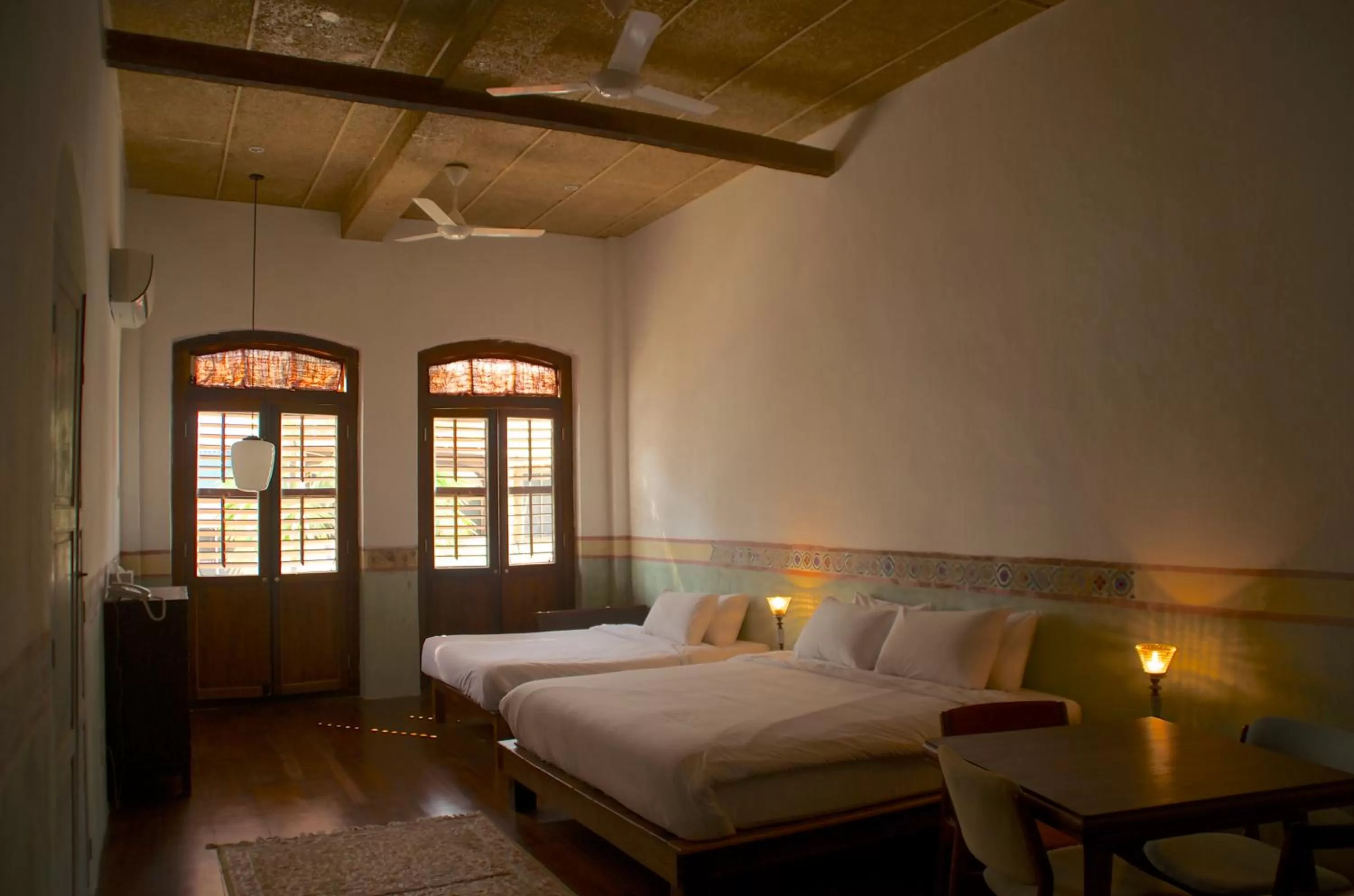 Day, Bed in Ren I Tang Heritage Inn