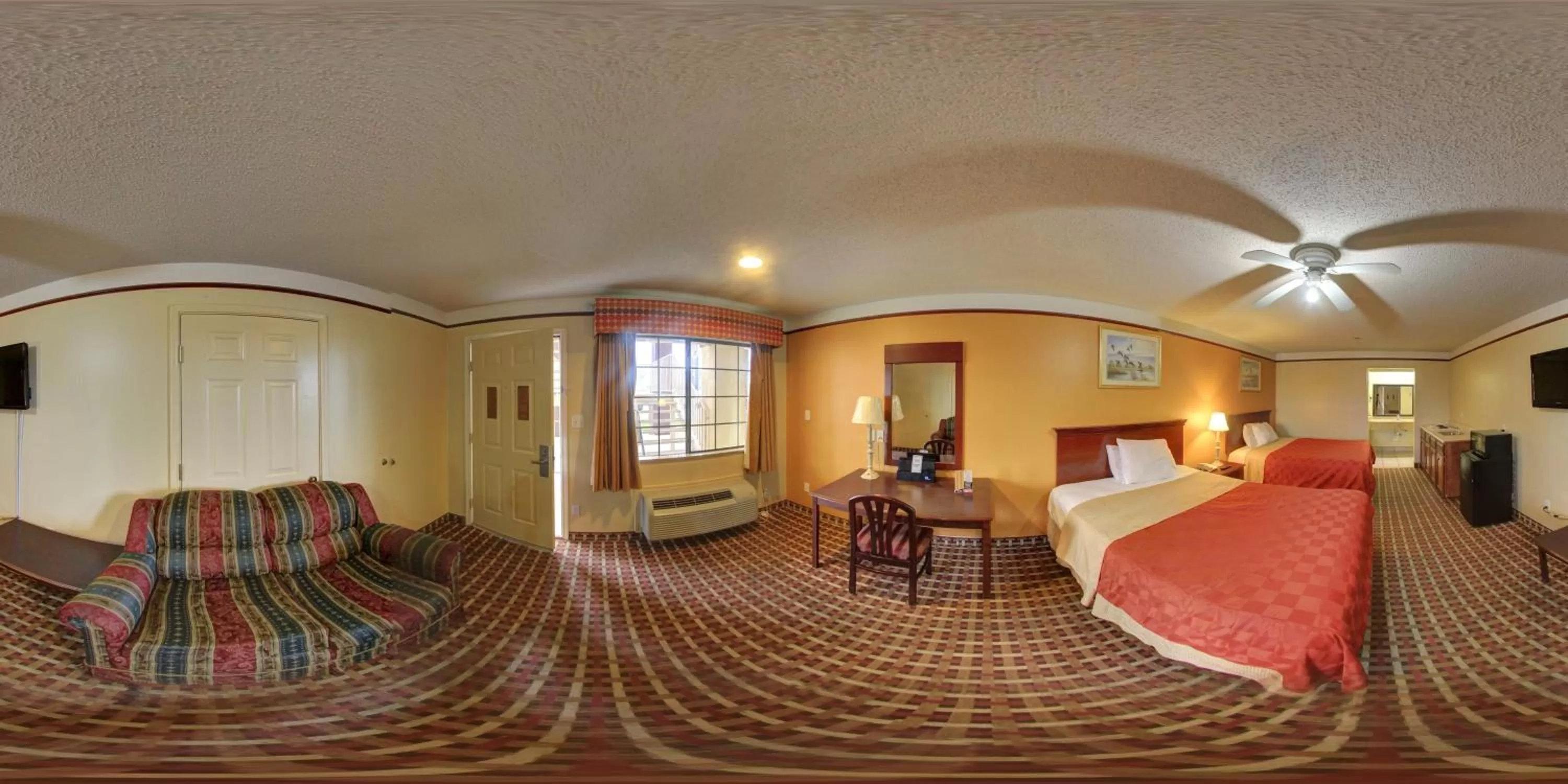 TV and multimedia, Bed in Deluxe Inn and Suites