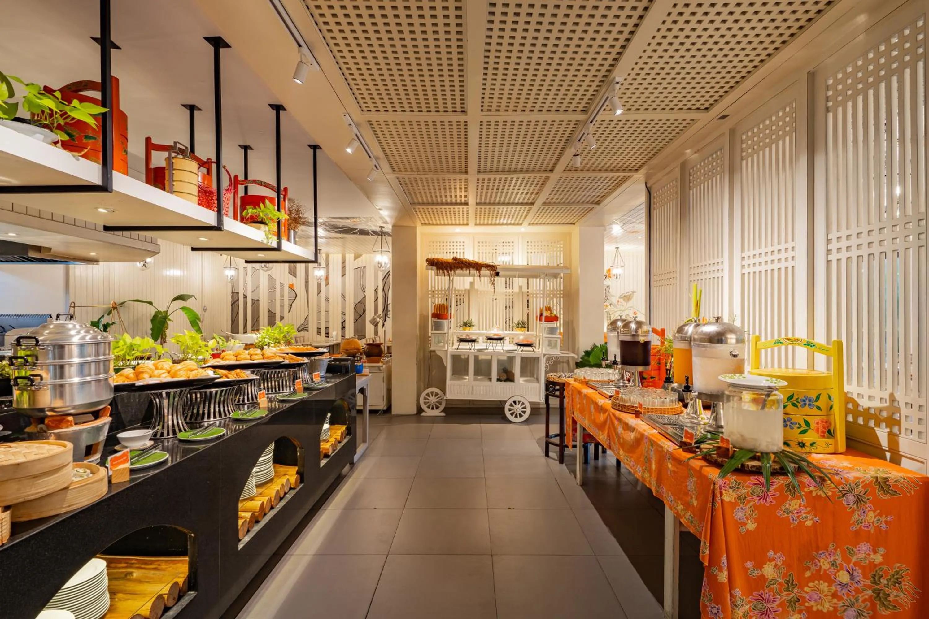 Restaurant/places to eat in Proud Phuket, Naiyang Beach