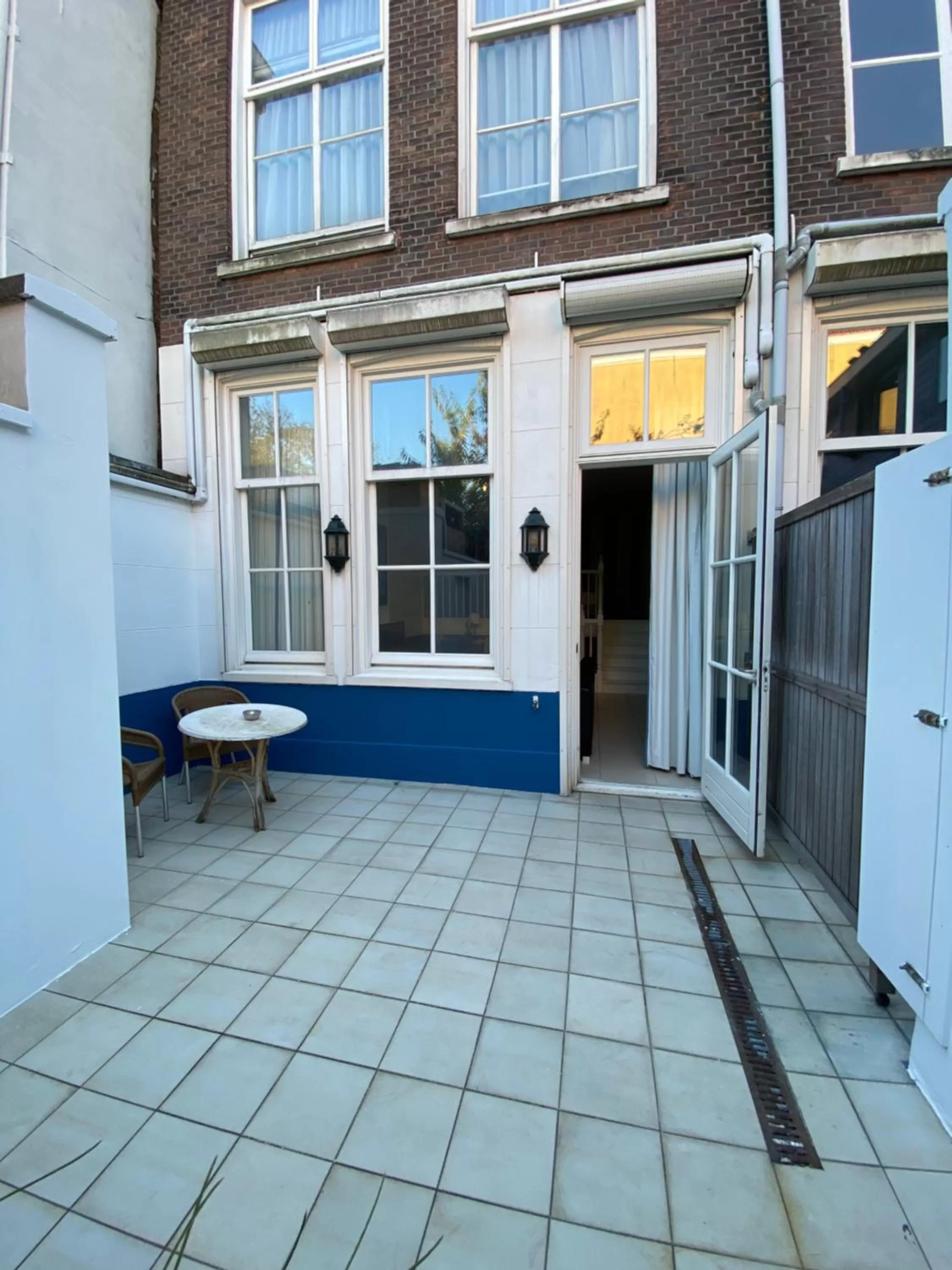 Garden in Hotel Bridges House - Delft City Centre