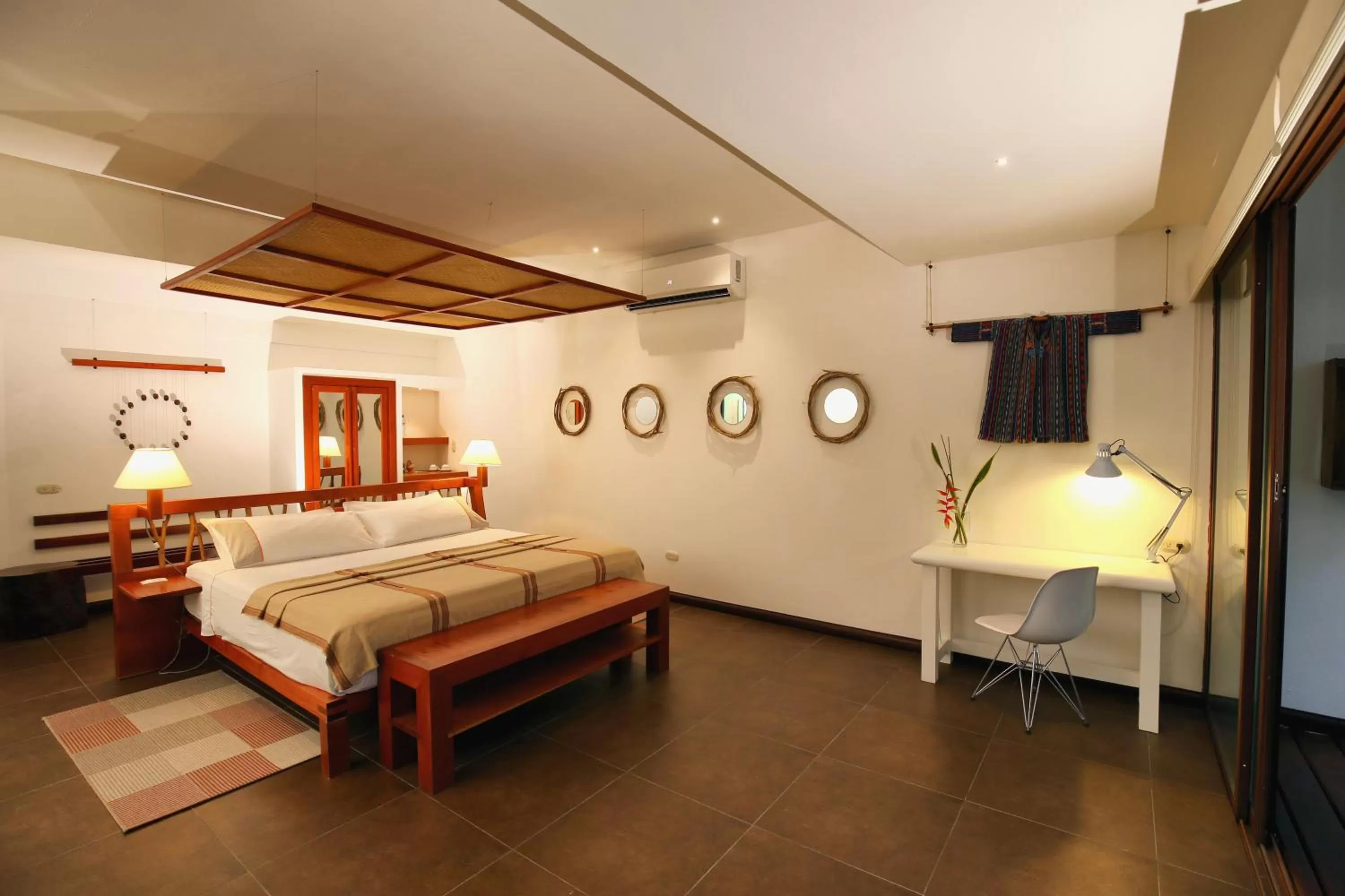 Bedroom, Bed in Hotel Maya Internacional