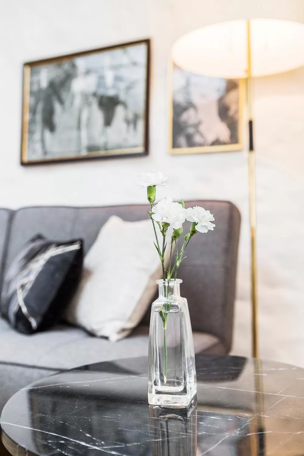 Photo of the whole room in Montmartre