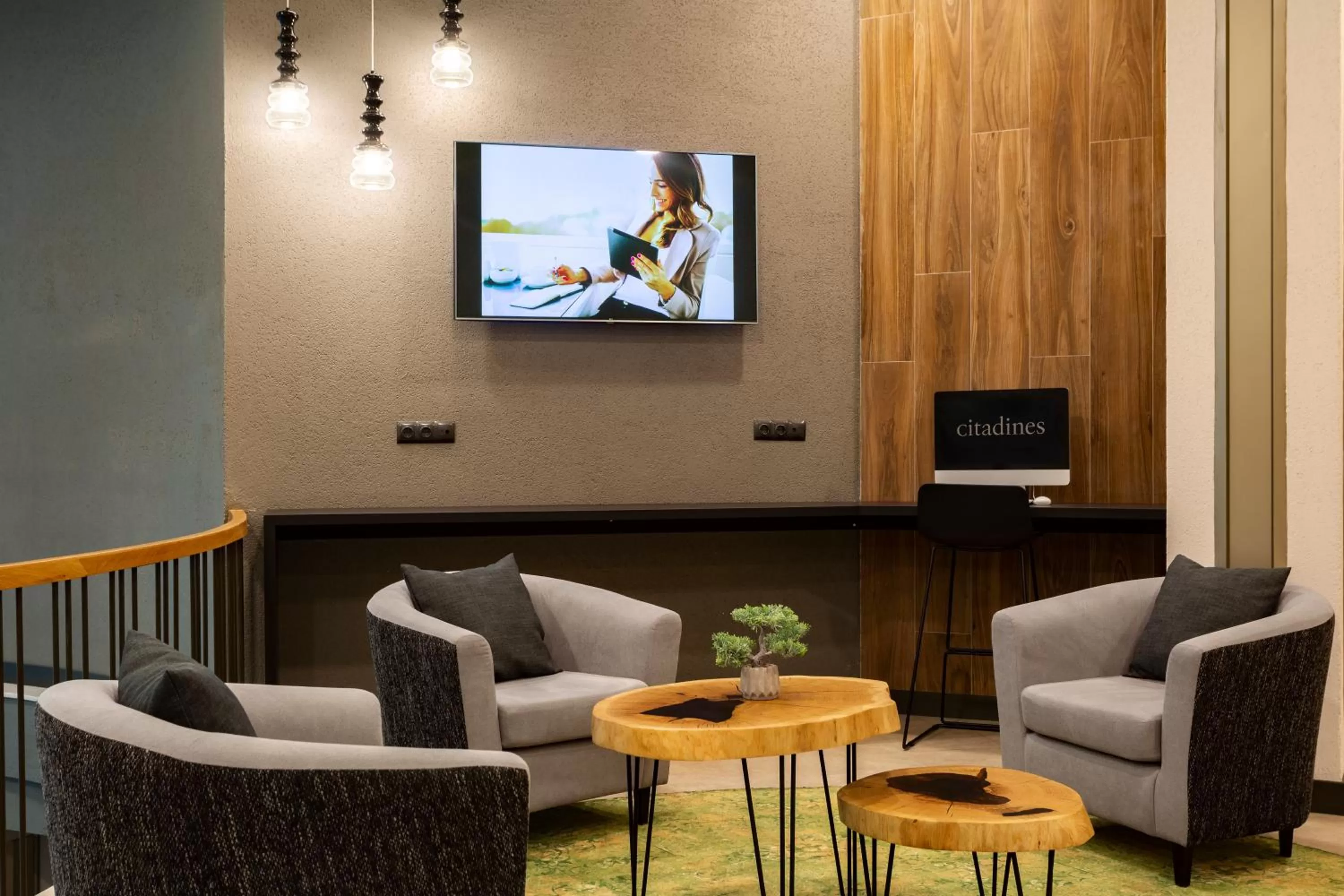 Lounge or bar in Citadines City Centre Tbilisi