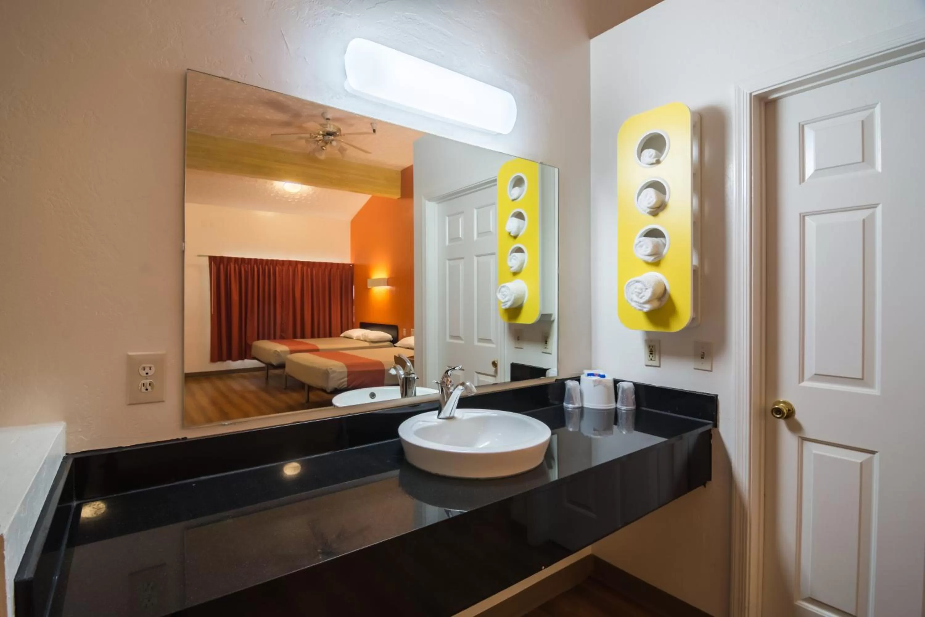 Bathroom, Bed in Motel 6-Globe, AZ