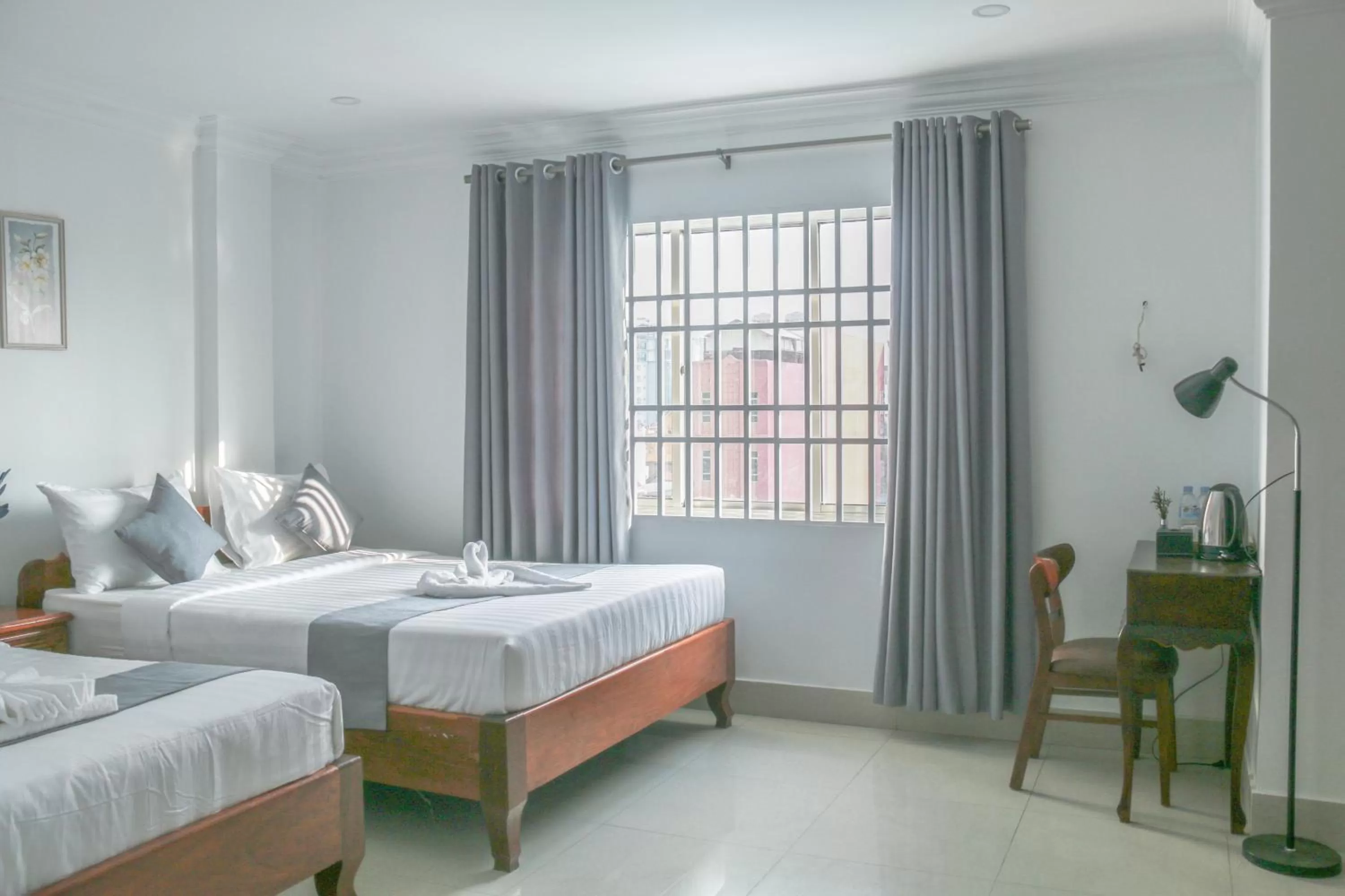 Bedroom, Bed in White Corner Hotel