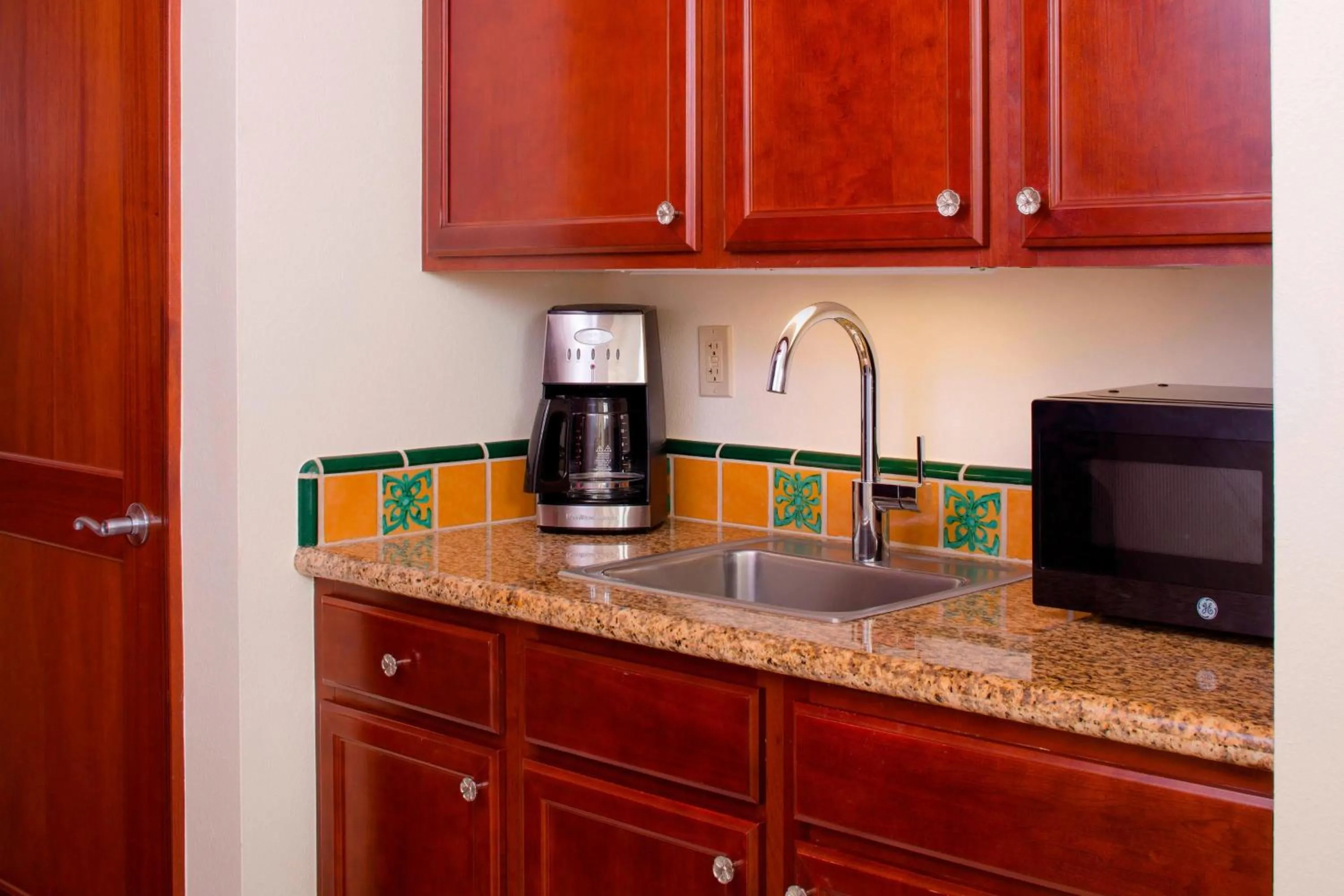 Kitchen or kitchenette in Marriott's Ko Olina Beach Club