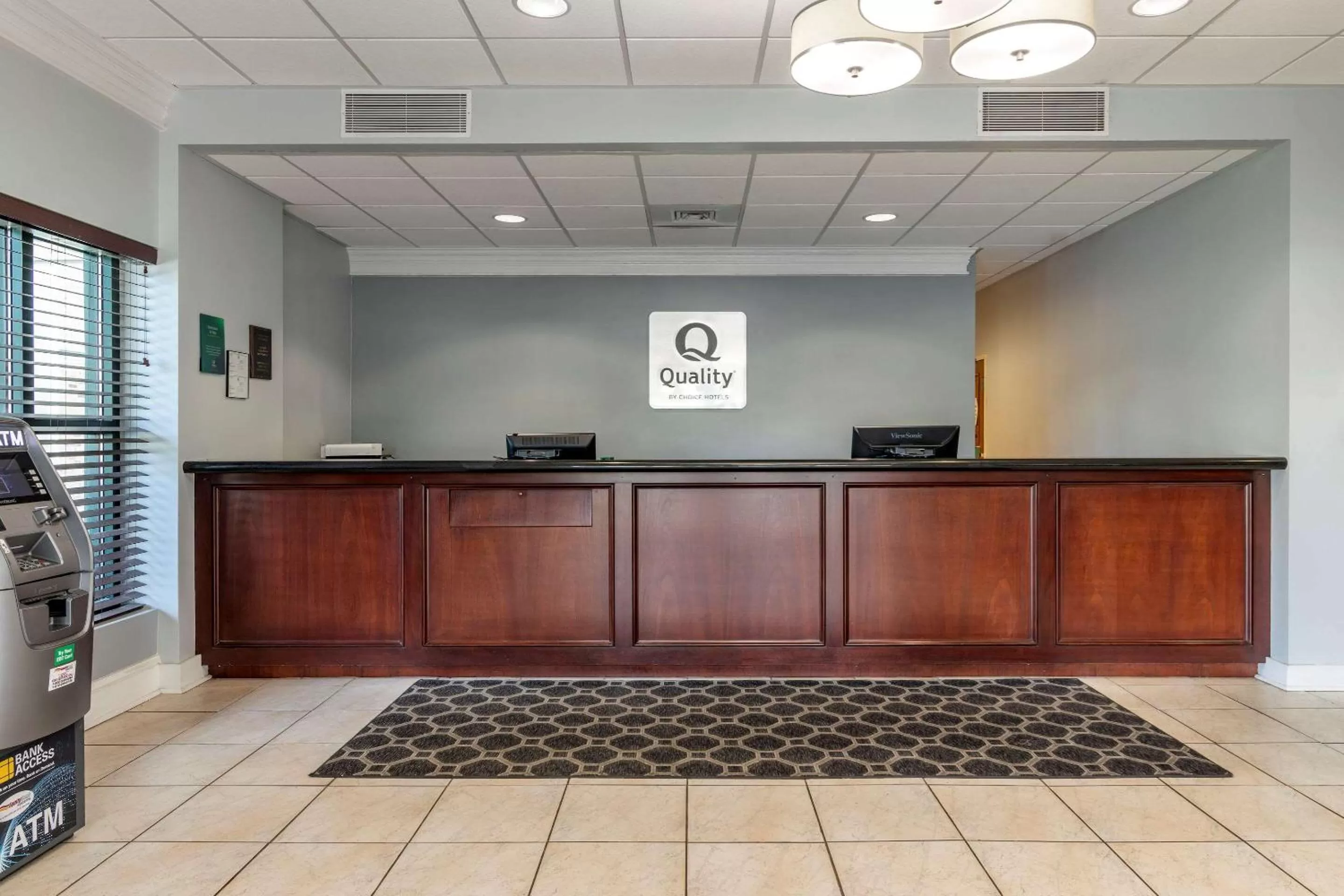 Lobby or reception in Quality Inn At Town Center