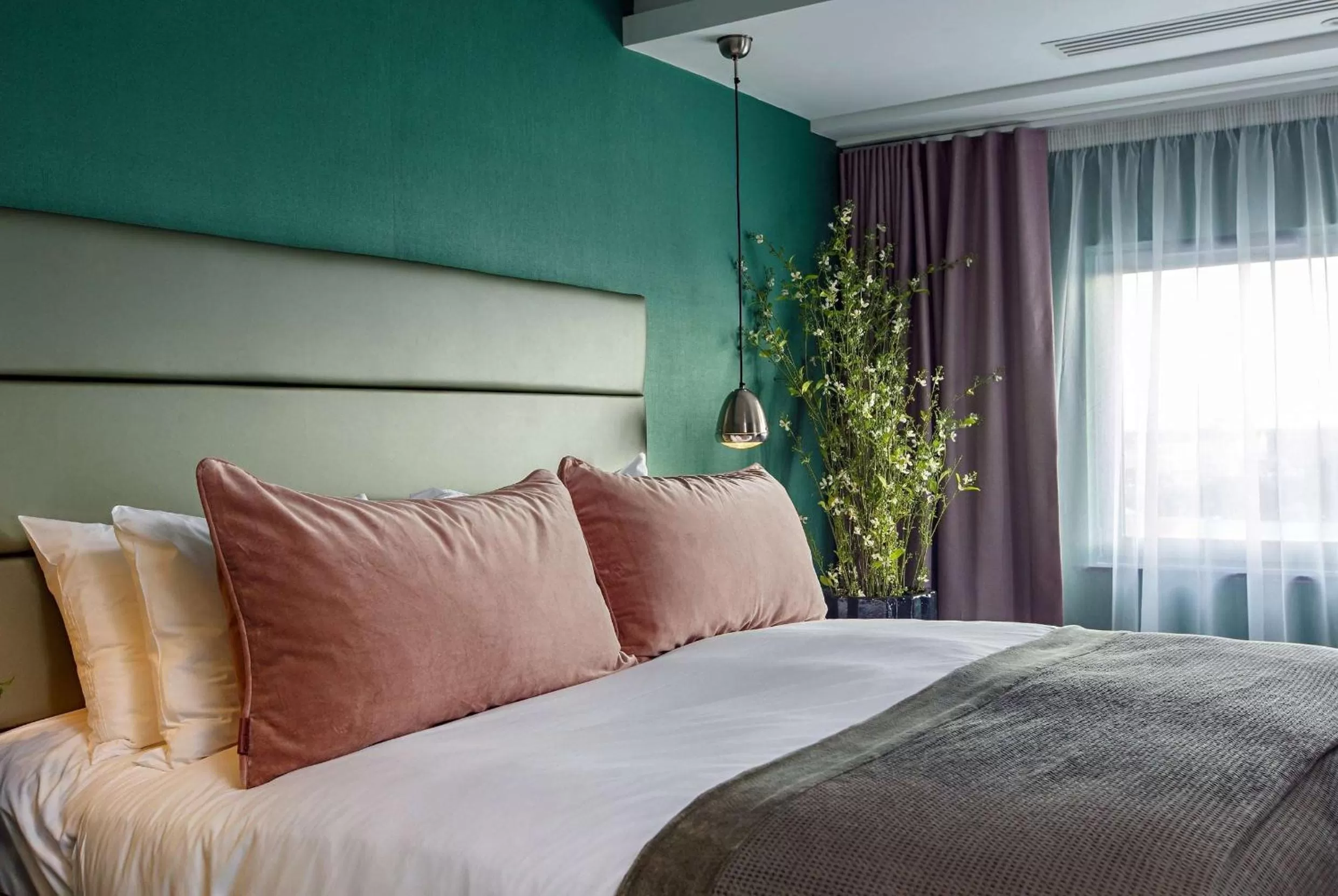 Bed in Waterfront Southport Hotel