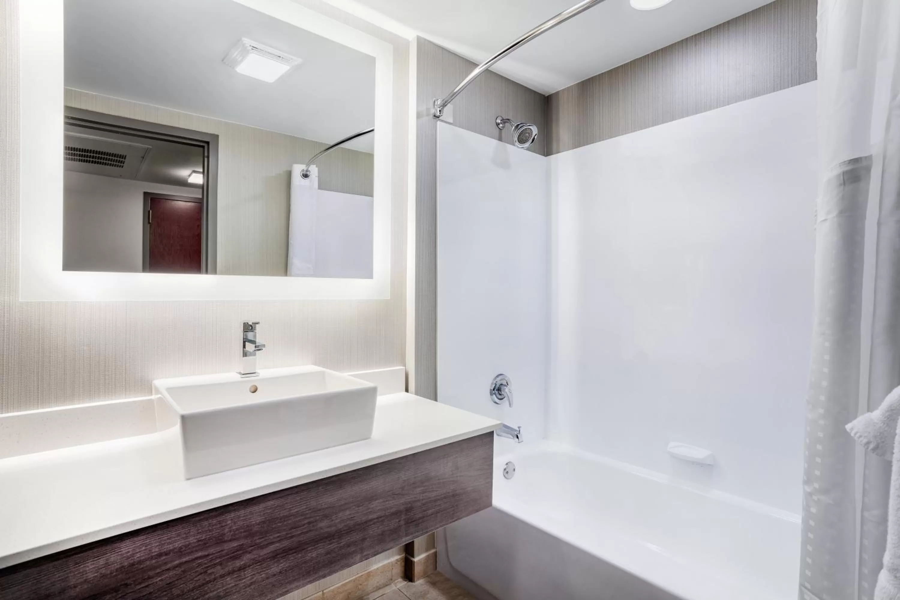 Bathroom in Holiday Inn Lafayette-City Centre by IHG