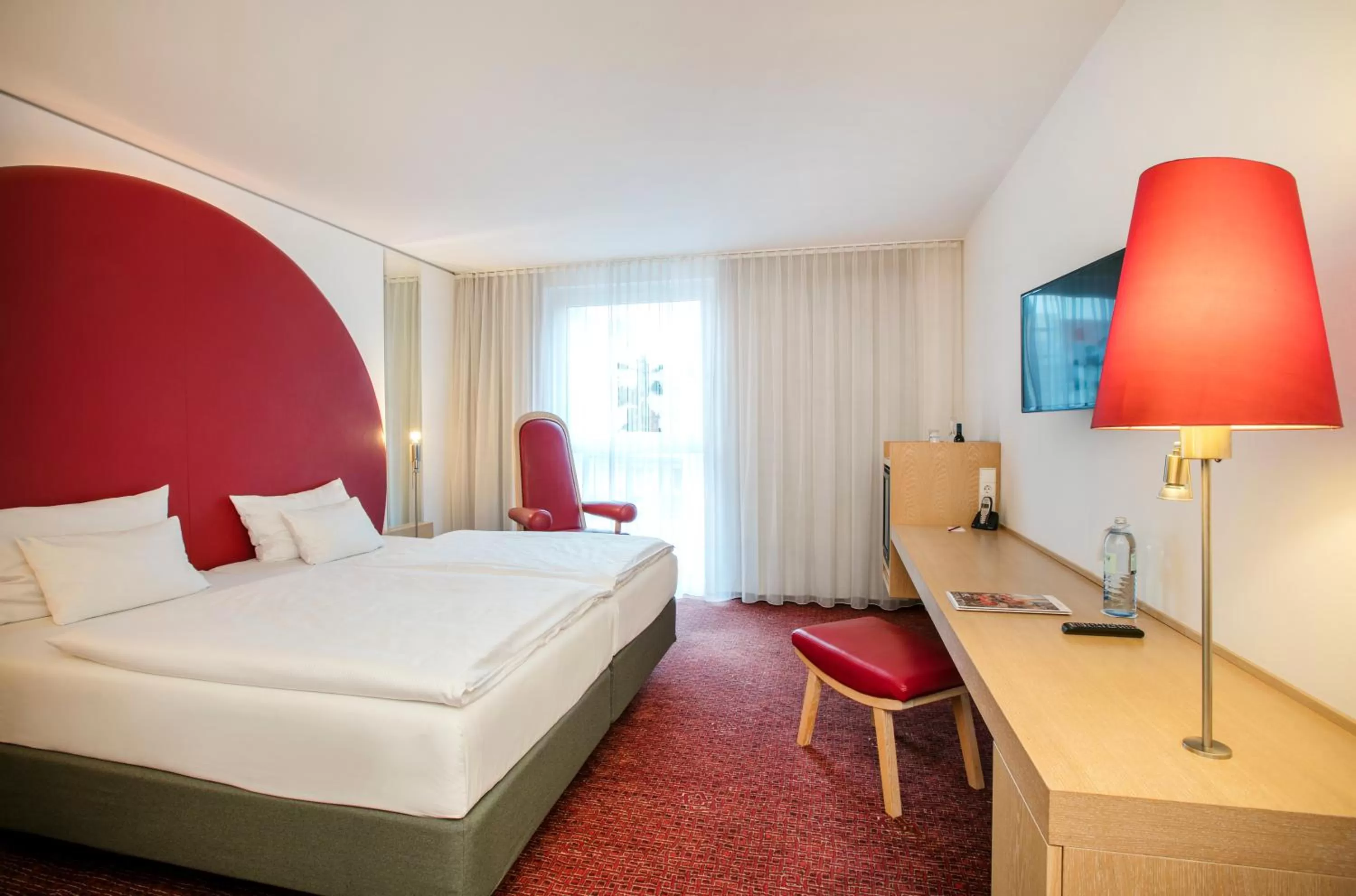 Photo of the whole room, Bed in ARCOTEL Rubin Hamburg