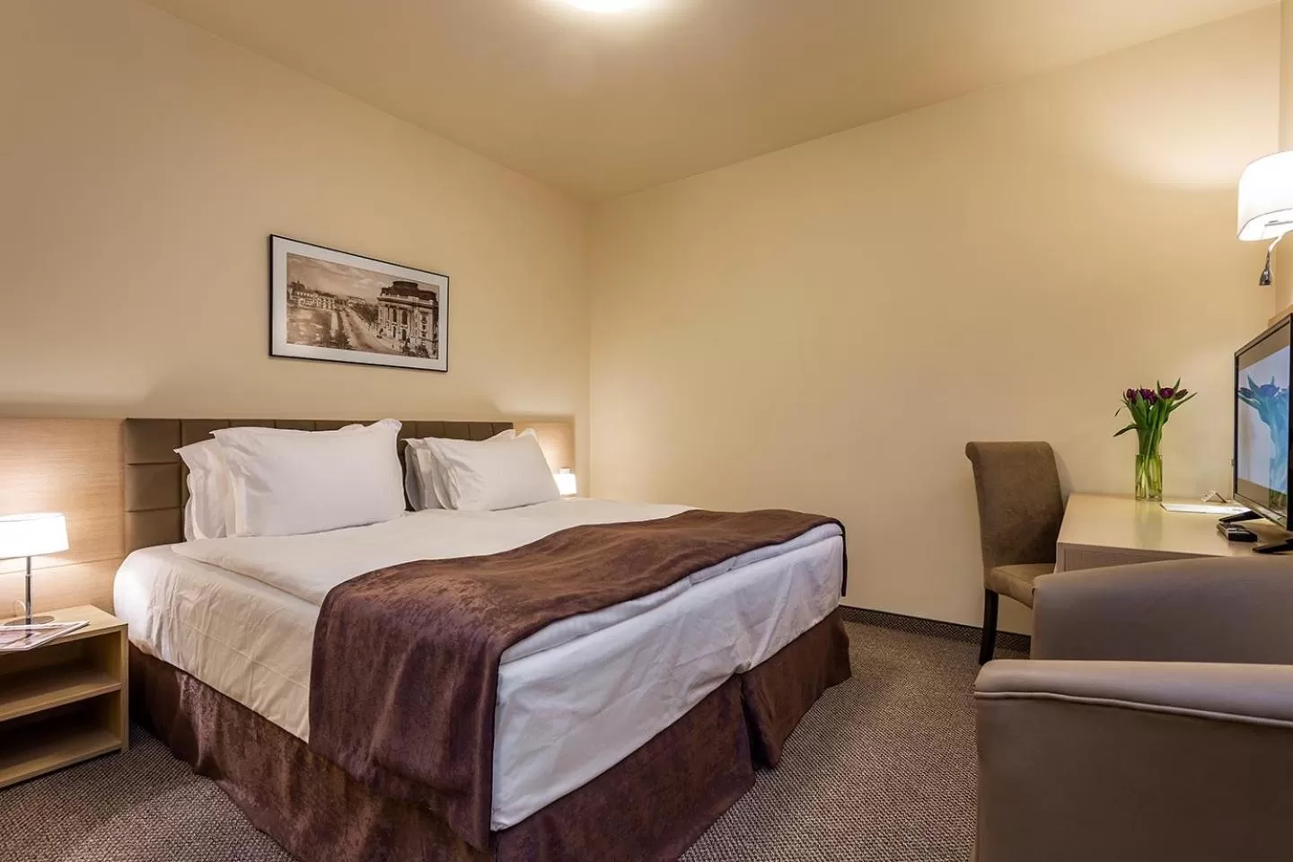 Bed in Sofia Palace Hotel by HMG