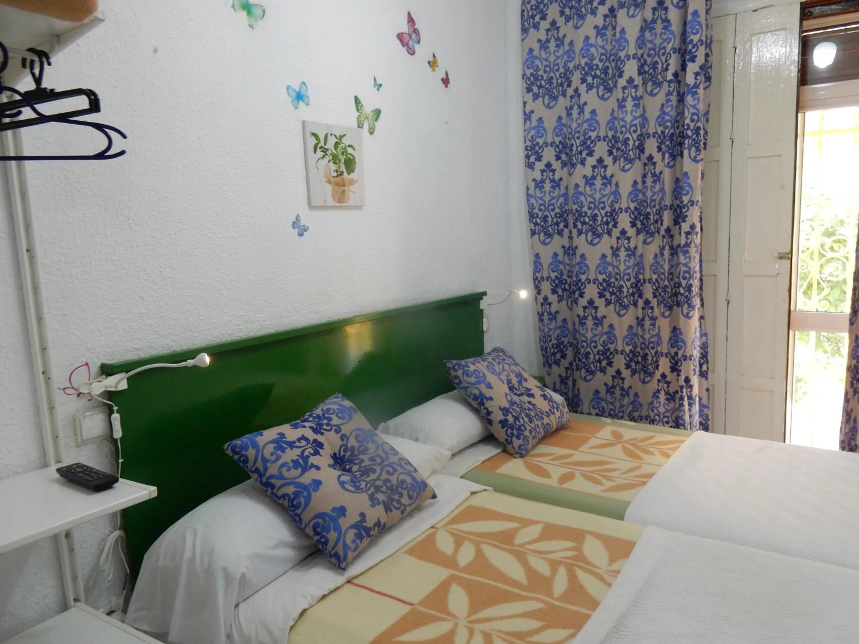 Photo of the whole room, Bed in Giraldilla